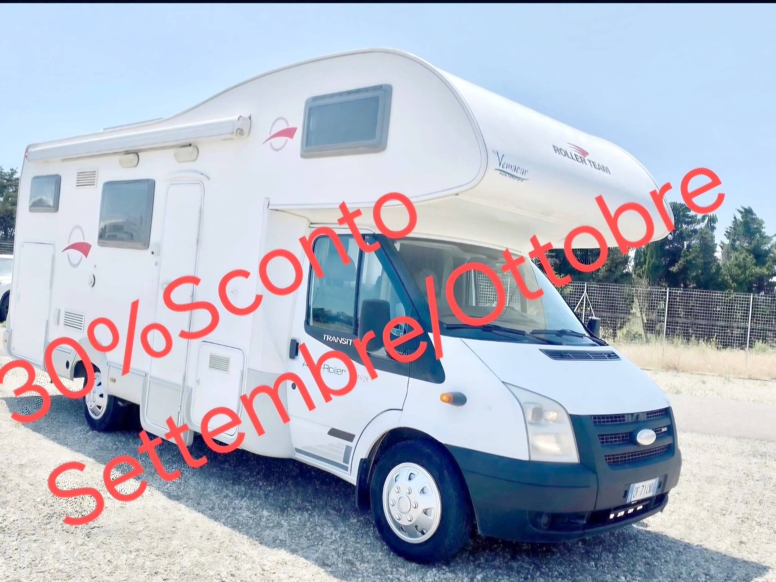 Vista frontale a ¾ Ford Transit 2,2 l 140 ch - Yescapa