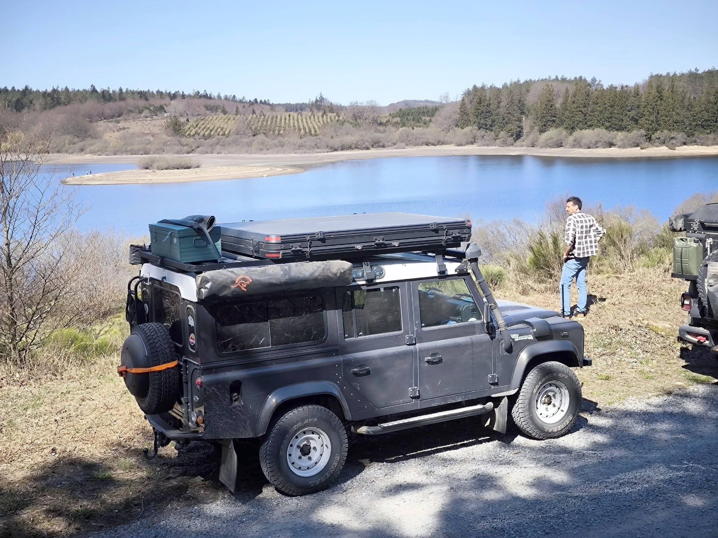 Camper Track Land Rover
