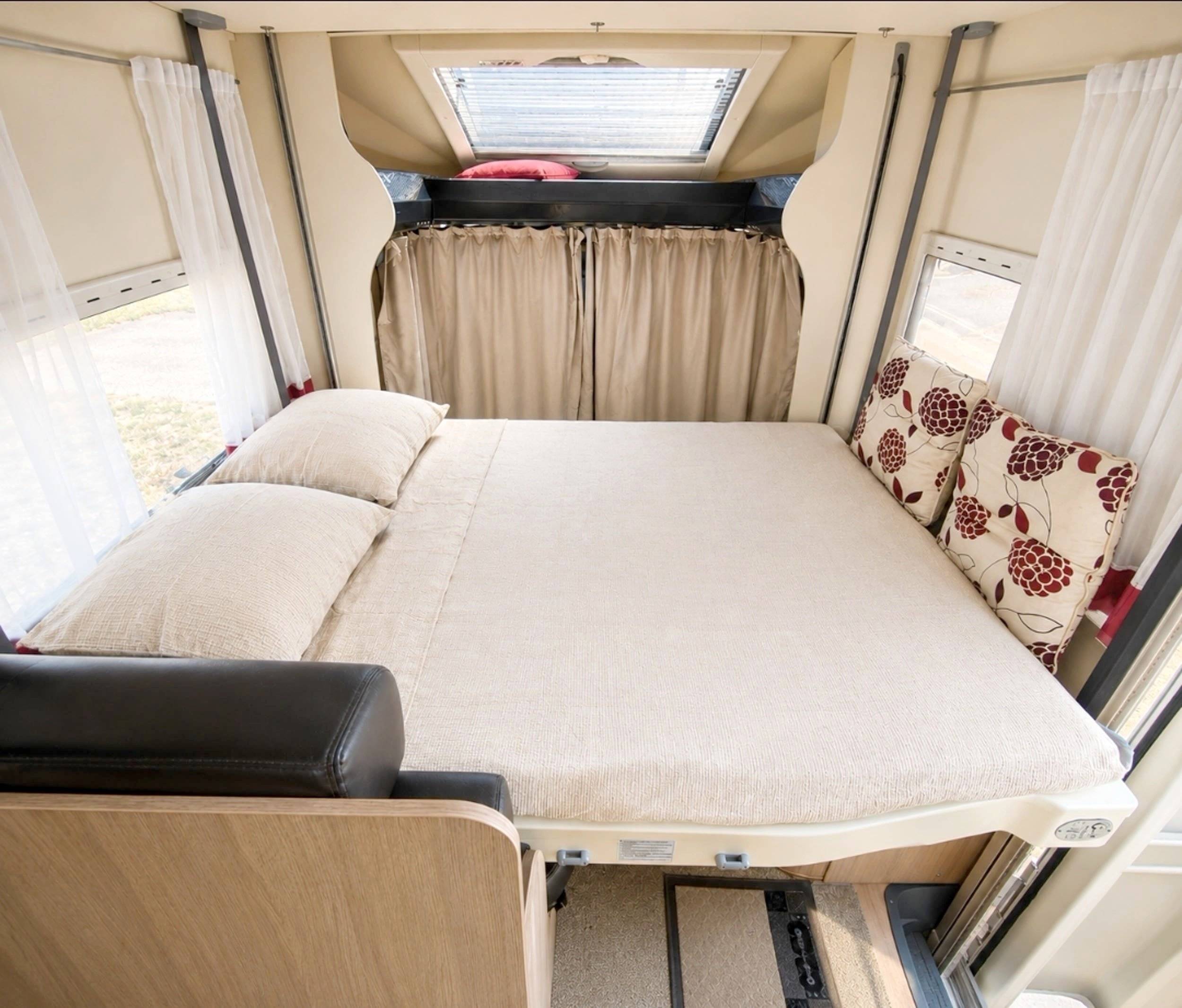 Schlafplätze Ford Transit 2,2 l TDCi 110 ch. - Yescapa