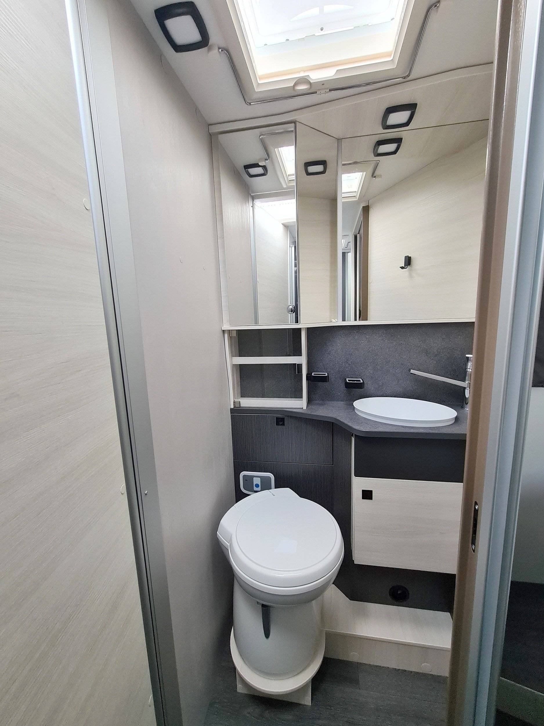 Challenger 328 Graphite Premium