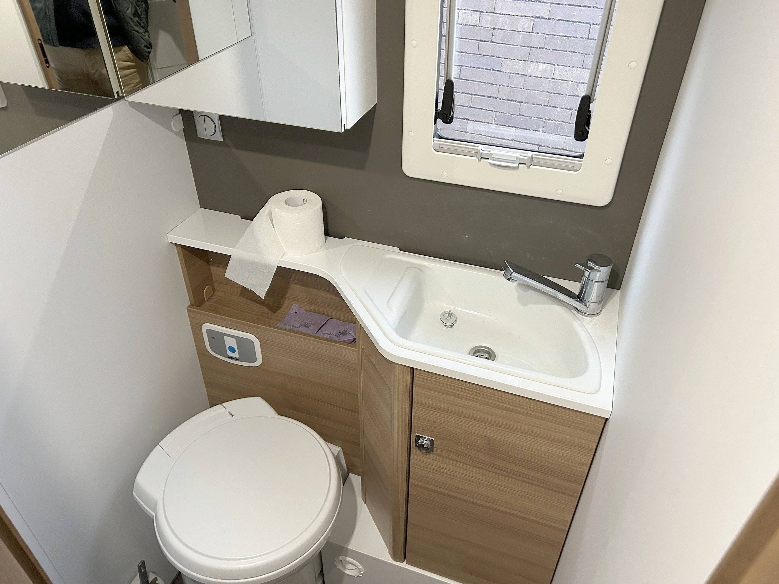 Adria ADRIA CORAL AXESS XL 670 DK