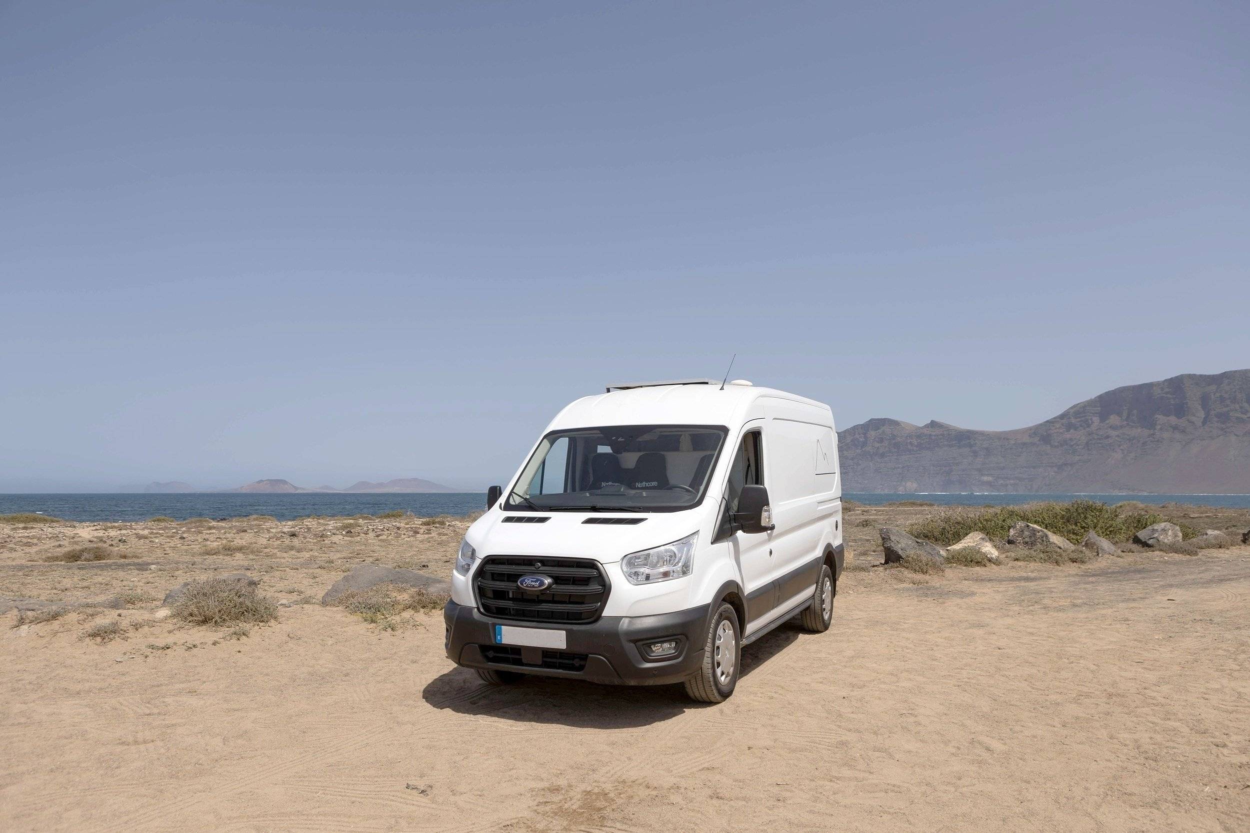 Voorkant 3/4 Ford Transit 2023 - Yescapa