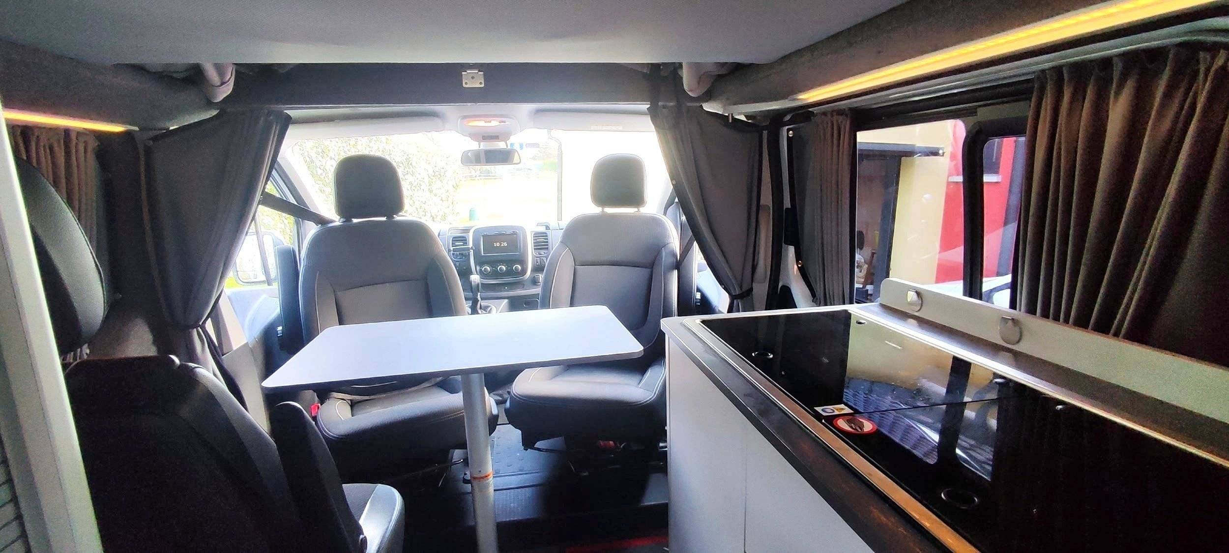 Essecke Renault Trafic 2,0l dci 170cv BVA - Yescapa