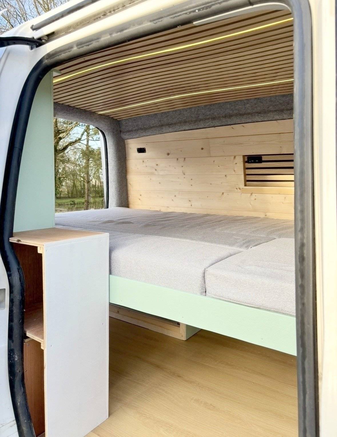 Berth Volkswagen Caddy - Yescapa