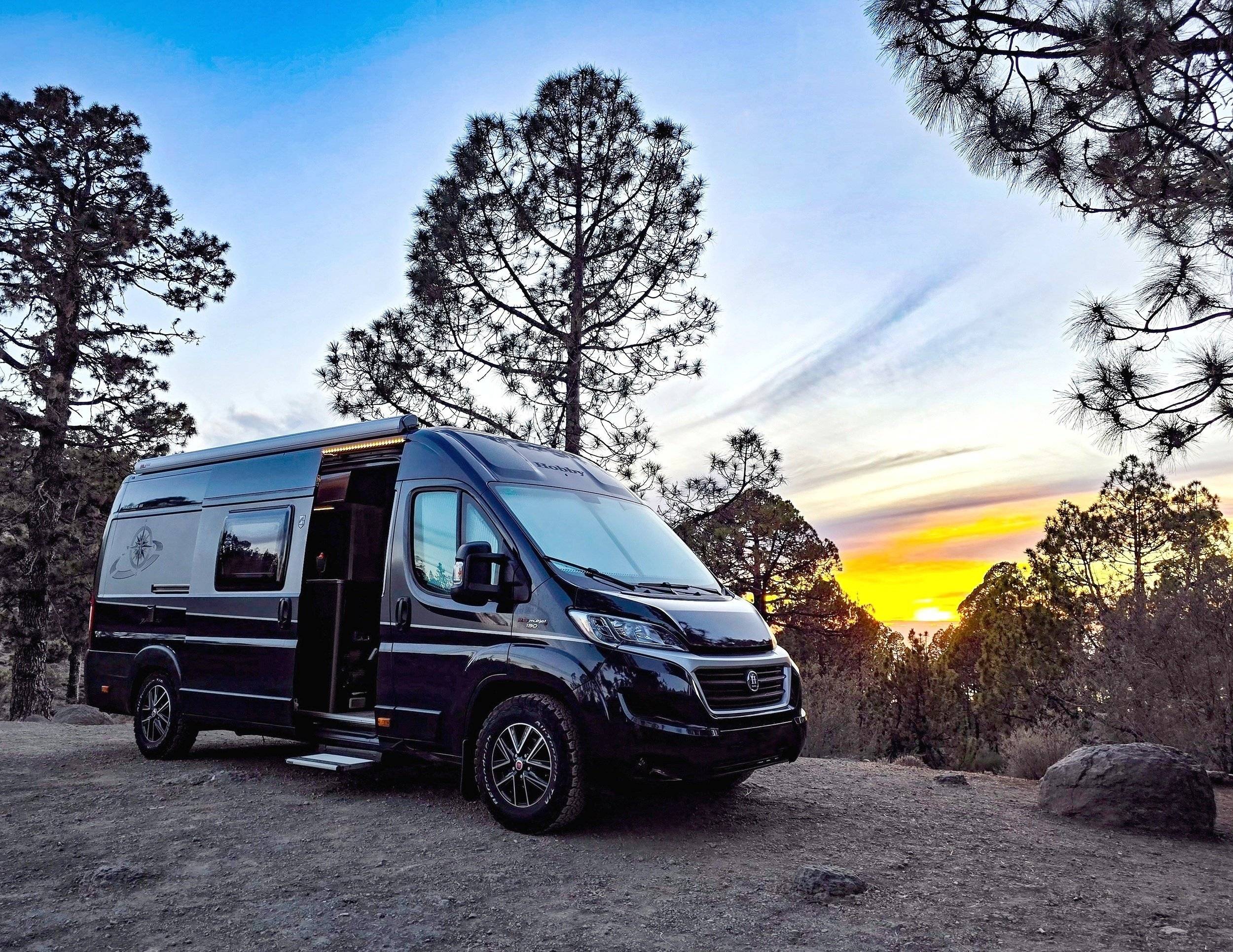 Vista del vehículo ángulo delantero Fiat 2,3 l 130 ch - Yescapa