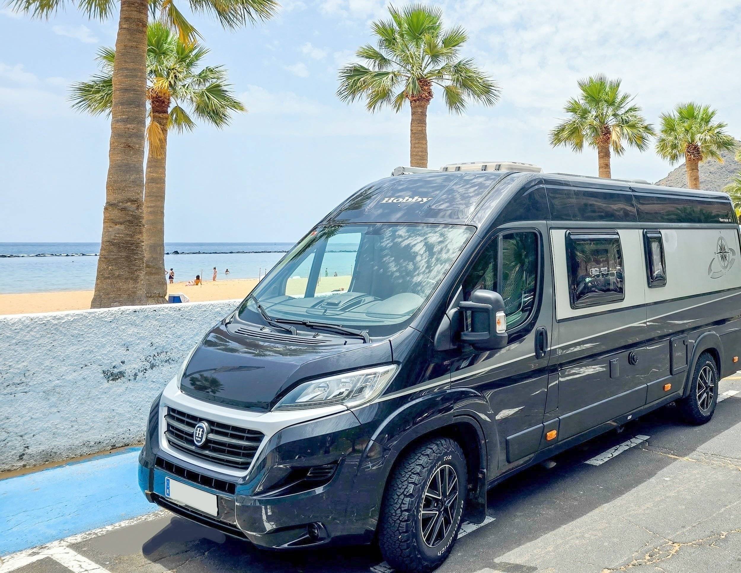 Vista del vehículo ángulo delantero Fiat 2,3 l 130 ch - Yescapa