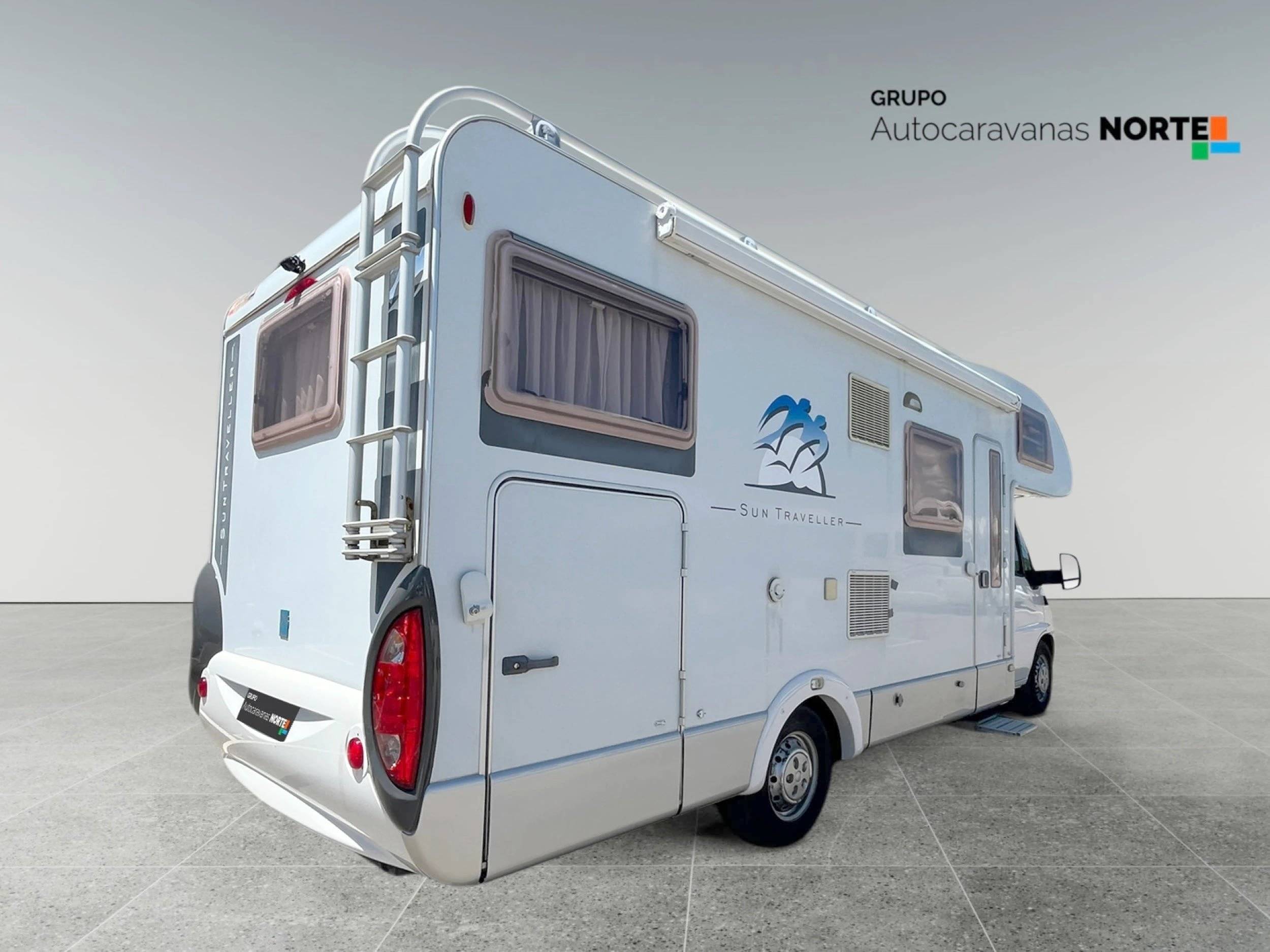 Vista de 3/4 Fiat 2.8JTD - Yescapa