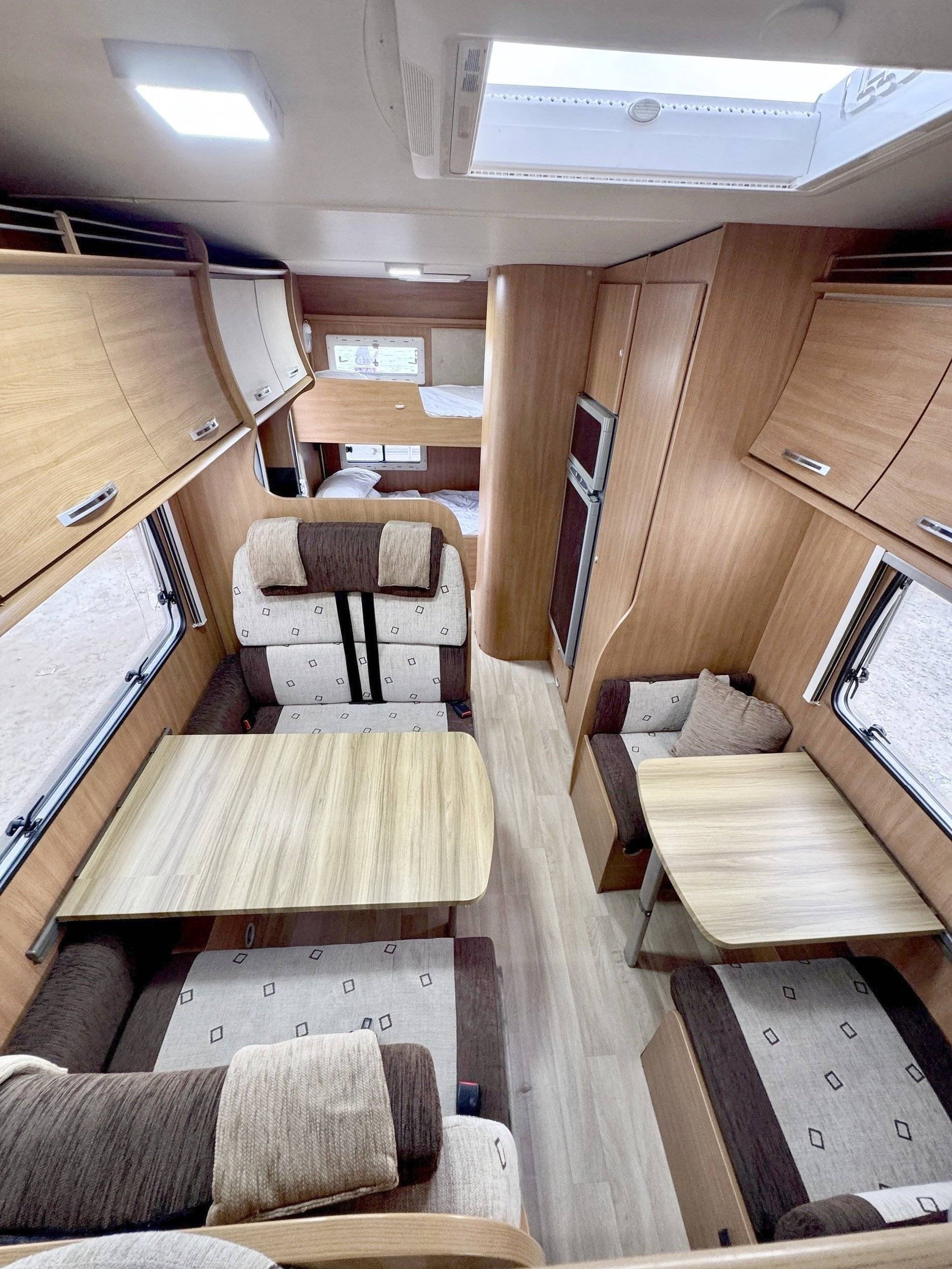 Dining Area Fiat Fiat ducato - Yescapa