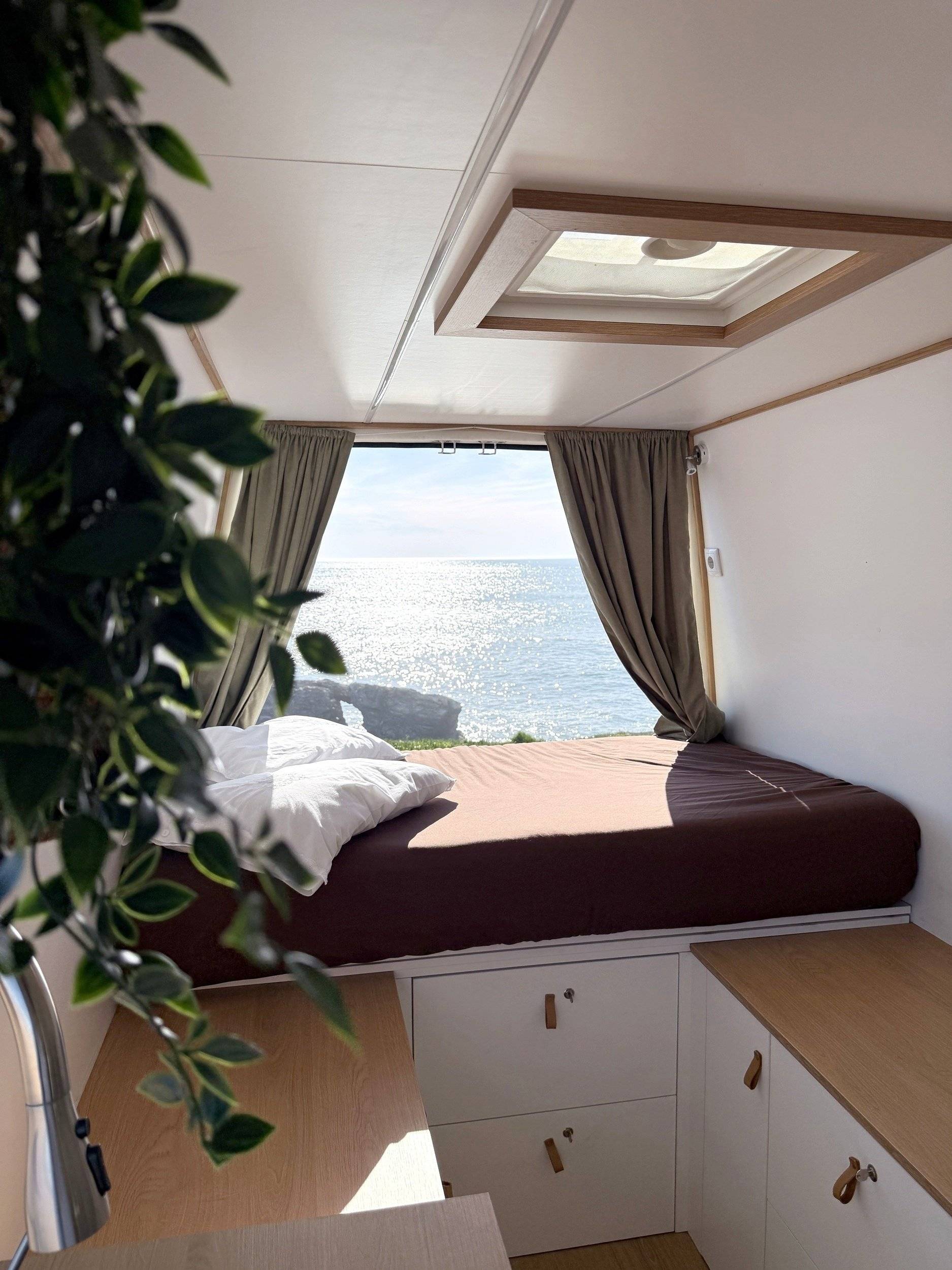 Berth  - Yescapa