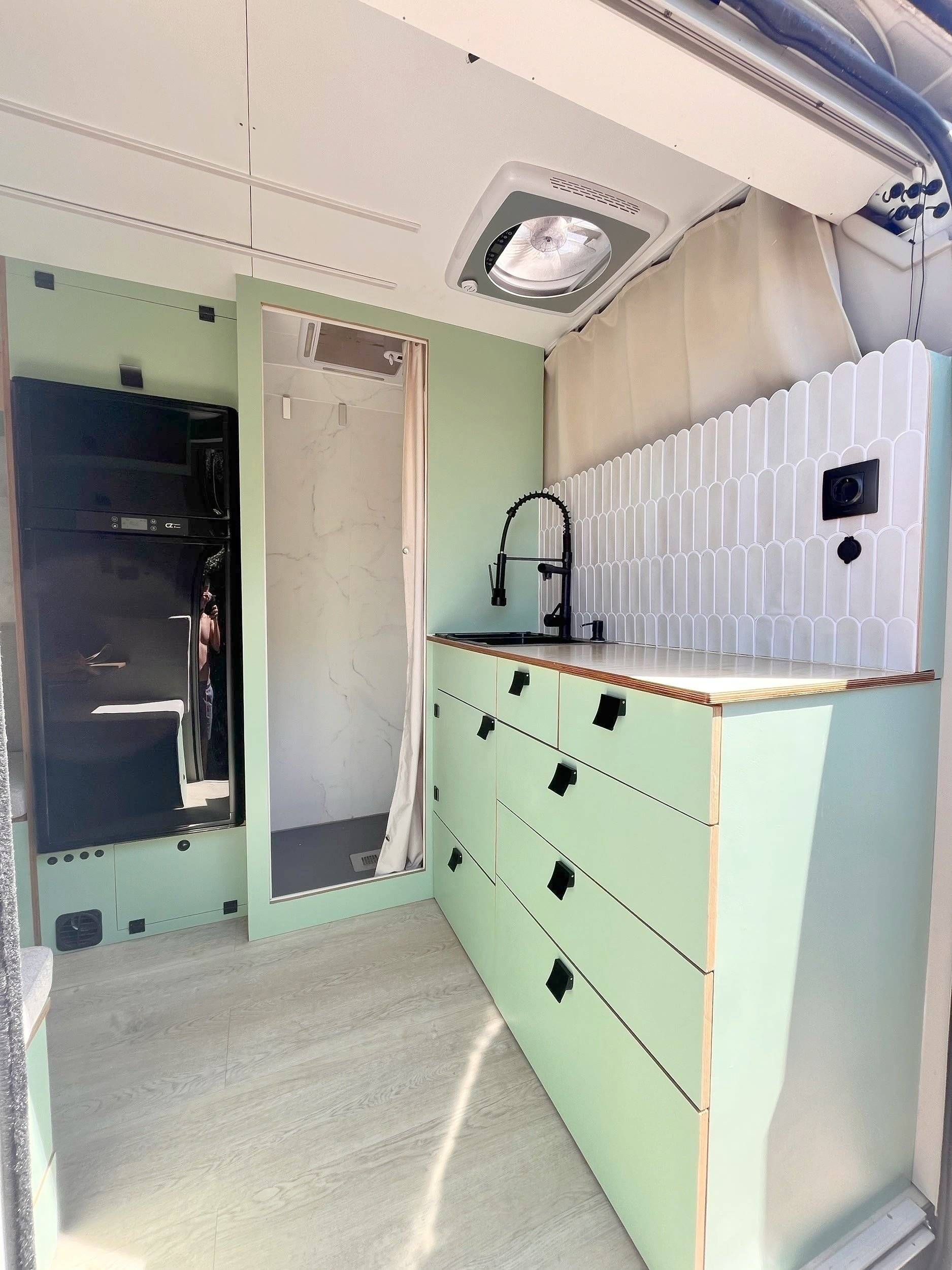 Cocina Peugeot Boxer 2.0 150 cv - Yescapa