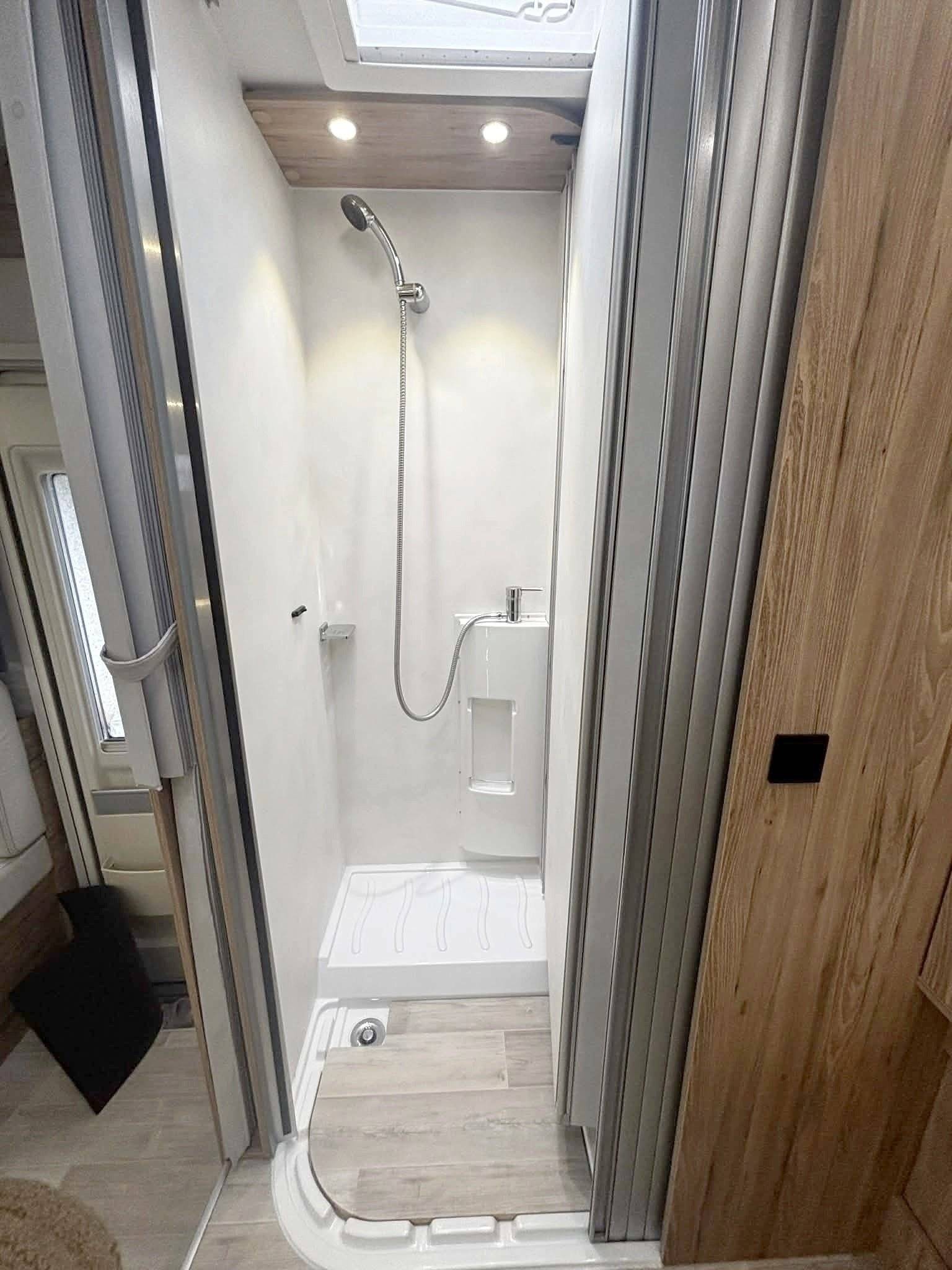 Bavaria BAVARIA T696D