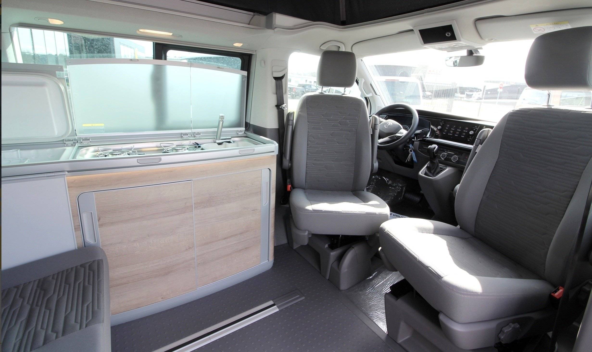 Volkswagen T6.1 California Coast Edition
