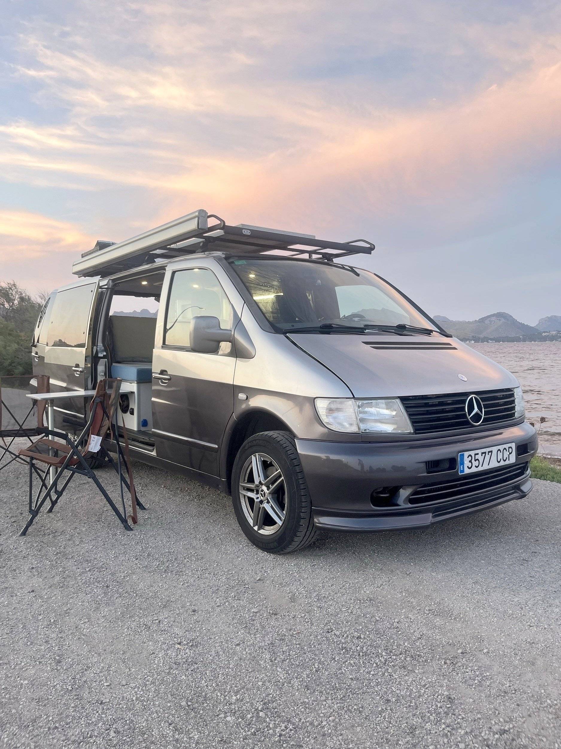 Vista de 3/4 Mercedes Vito - Yescapa