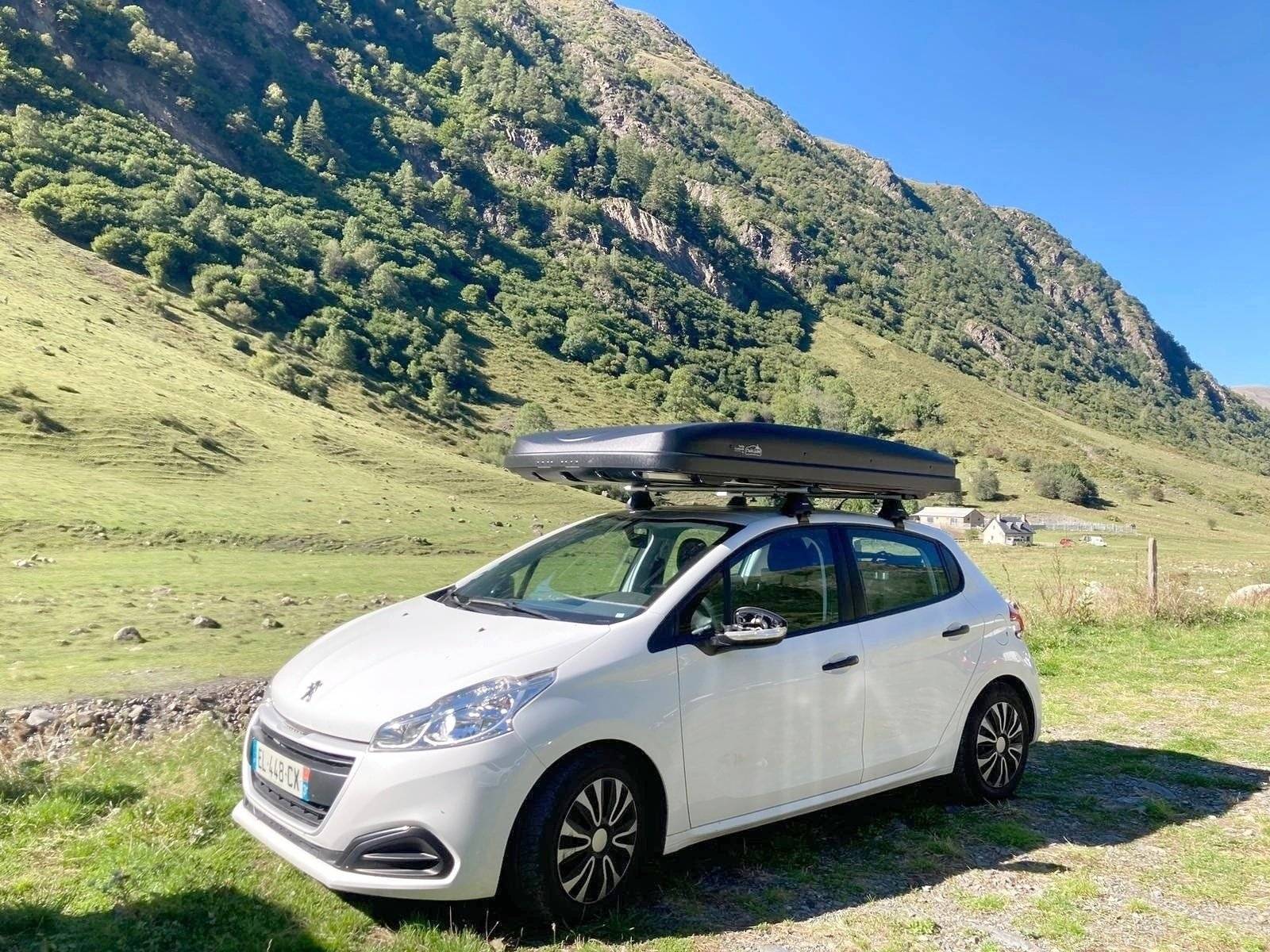 schräge Vorderansicht Peugeot - Yescapa