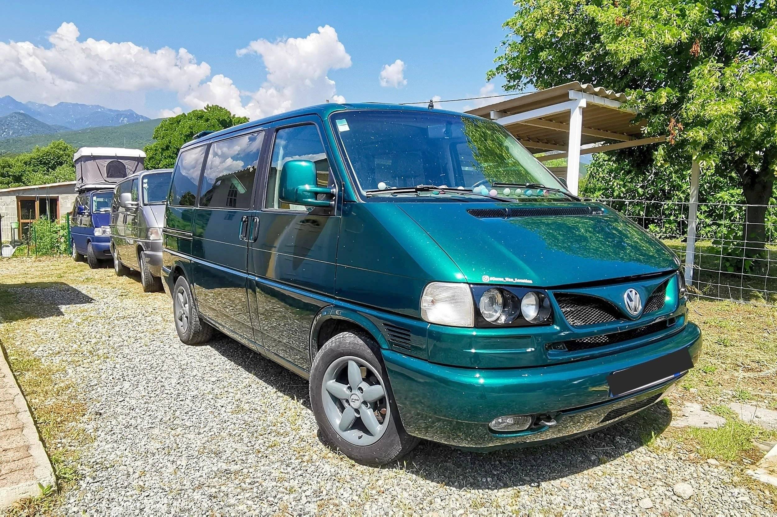 Vue avant de 3/4 Volkswagen Multivan t4 TDI - Yescapa