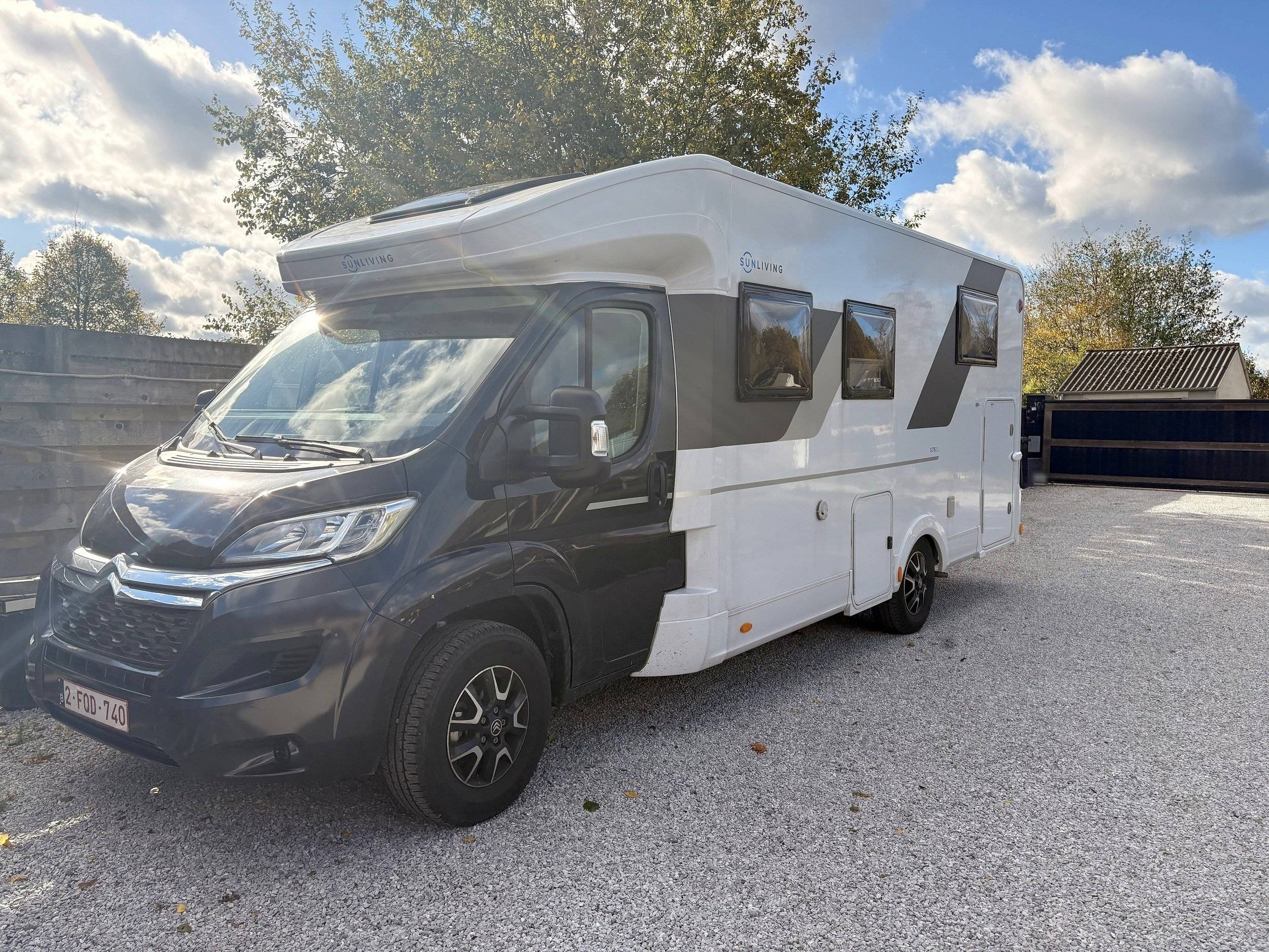 Voorkant 3/4 Citroën - Yescapa