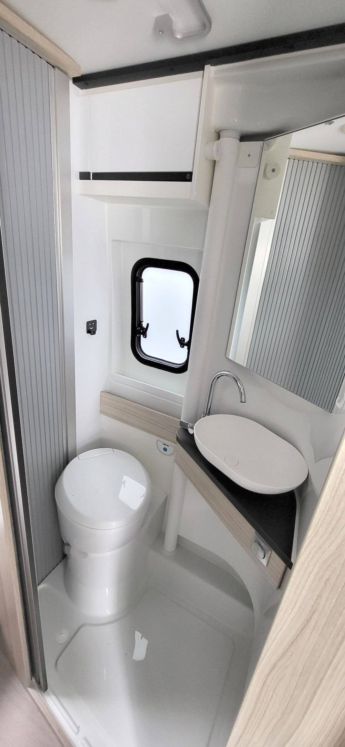 Adria Adria Twin PLUS 600 SPB Family