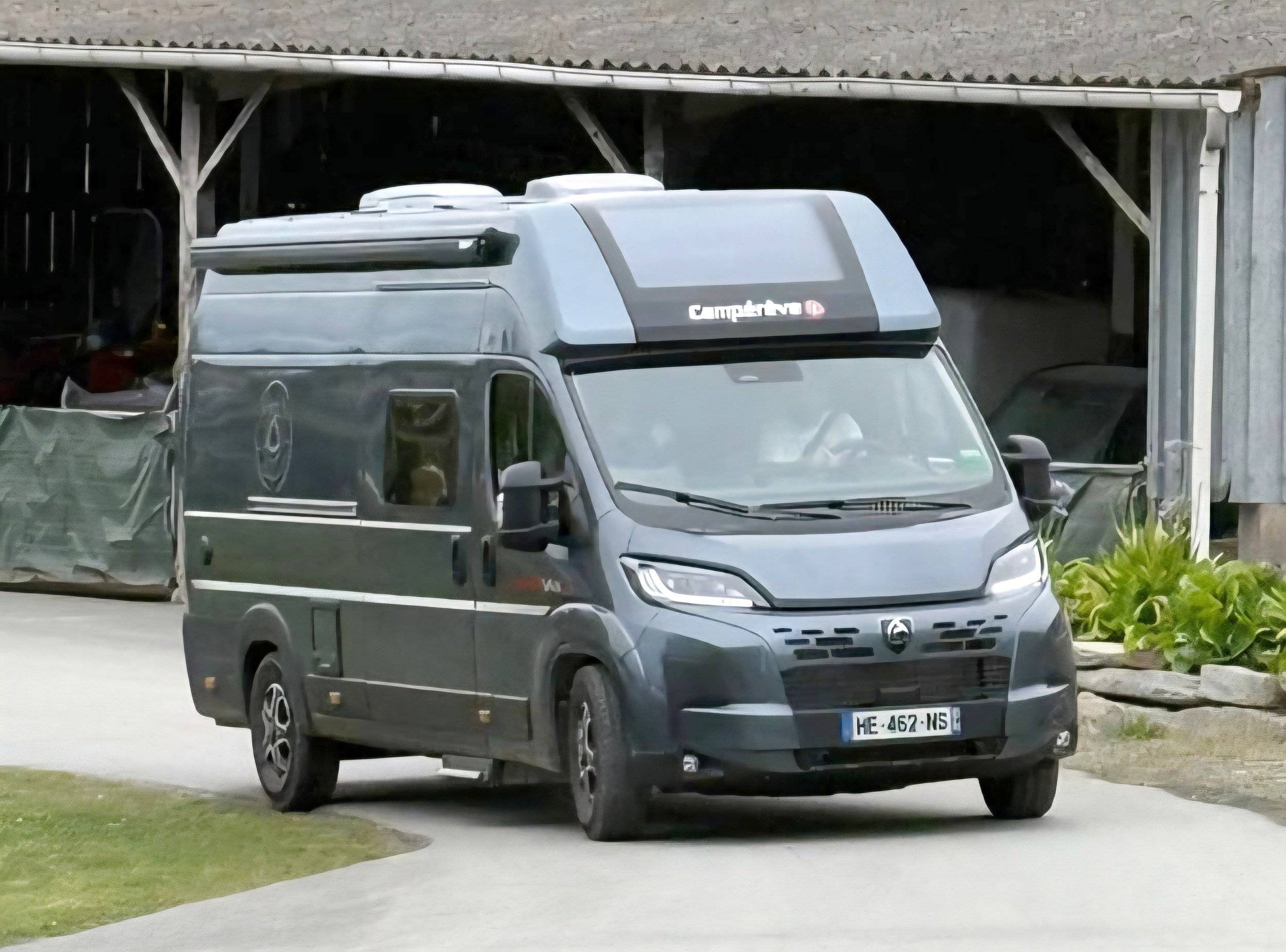Vista frontale a ¾ Fiat Fiat ducato - Yescapa