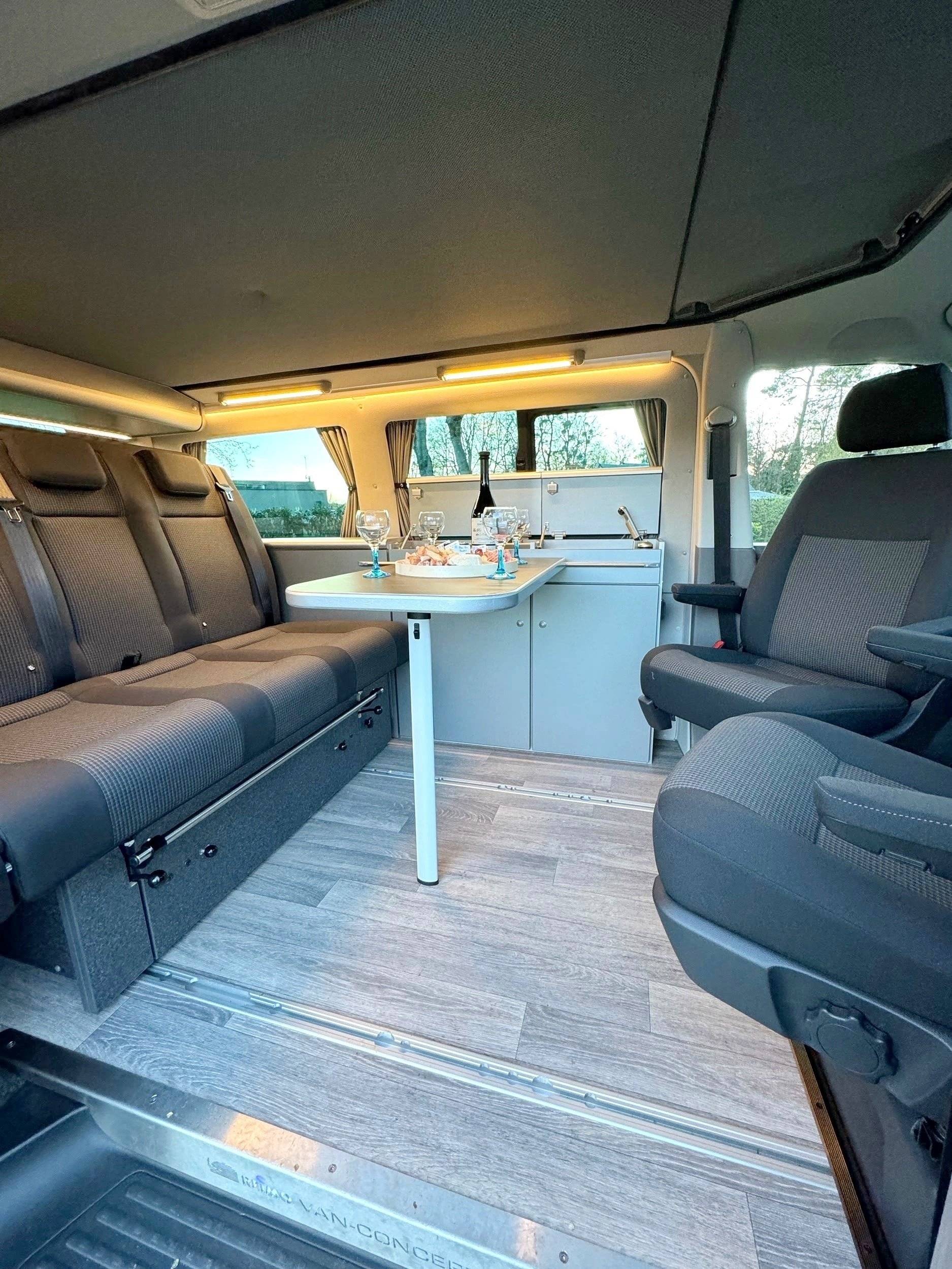 Dinette Volkswagen T6 2 l TDI 150 ch - Yescapa