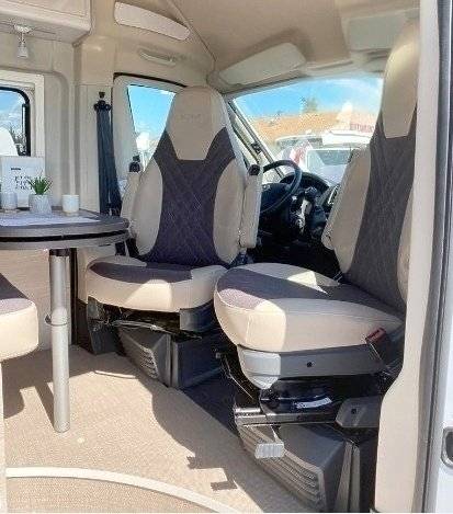 Área de jantar Fiat Ducato 2,3 l Multijet 120 ch. - Yescapa