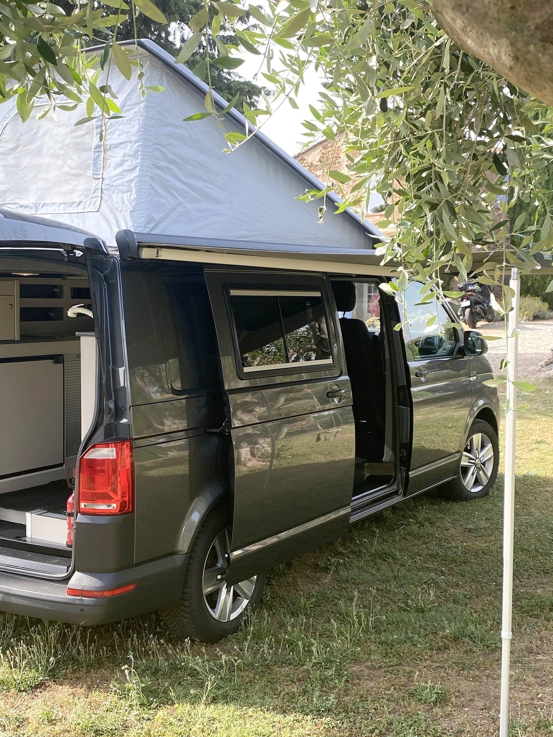 Loisirs 12 Connect Van