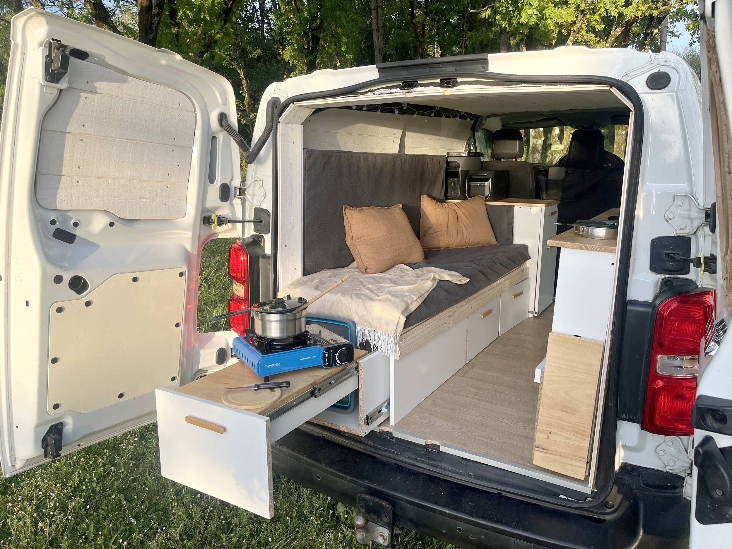 Kitchen Toyota PROACE - Yescapa