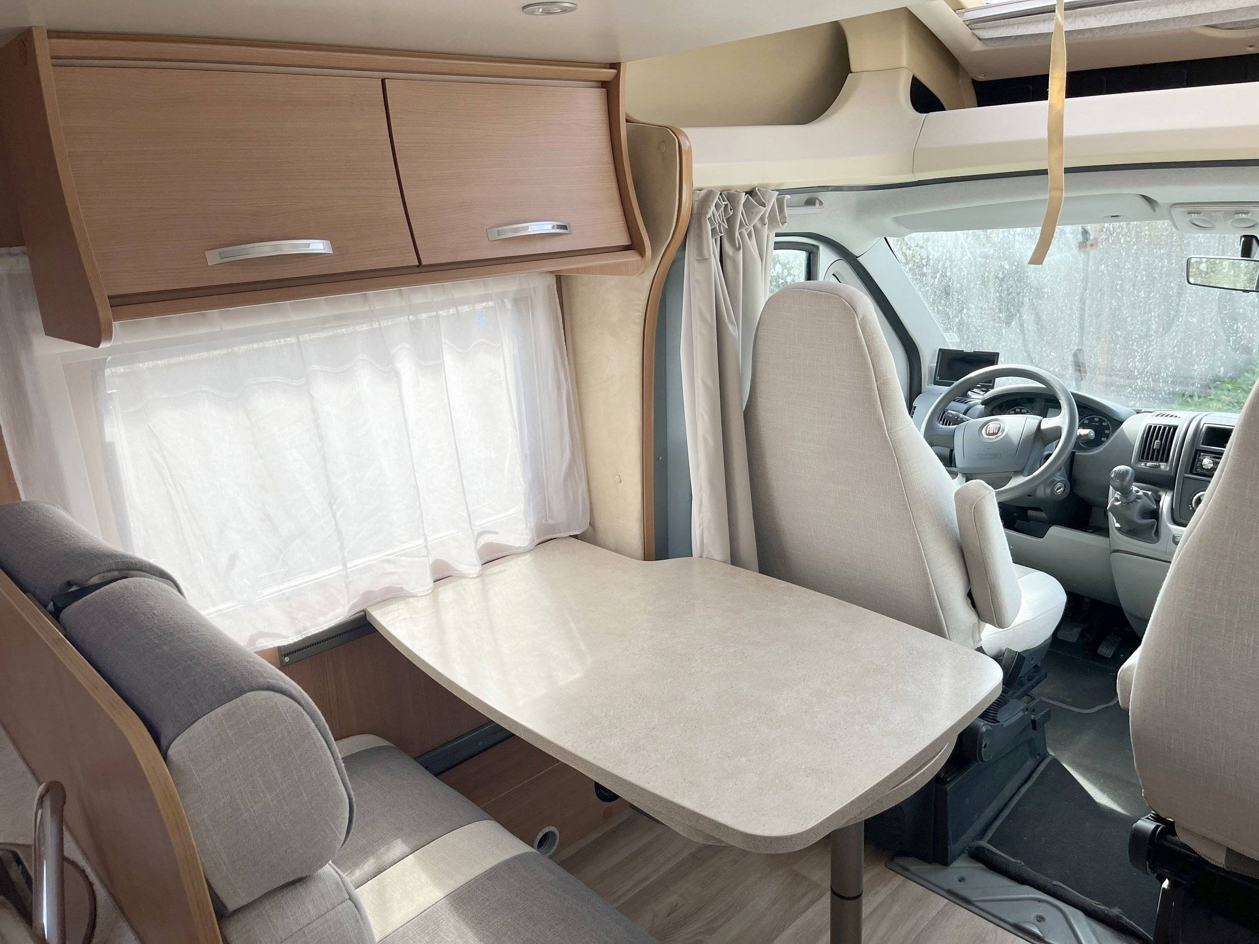 Driver's compartment Fiat Fiat - Yescapa