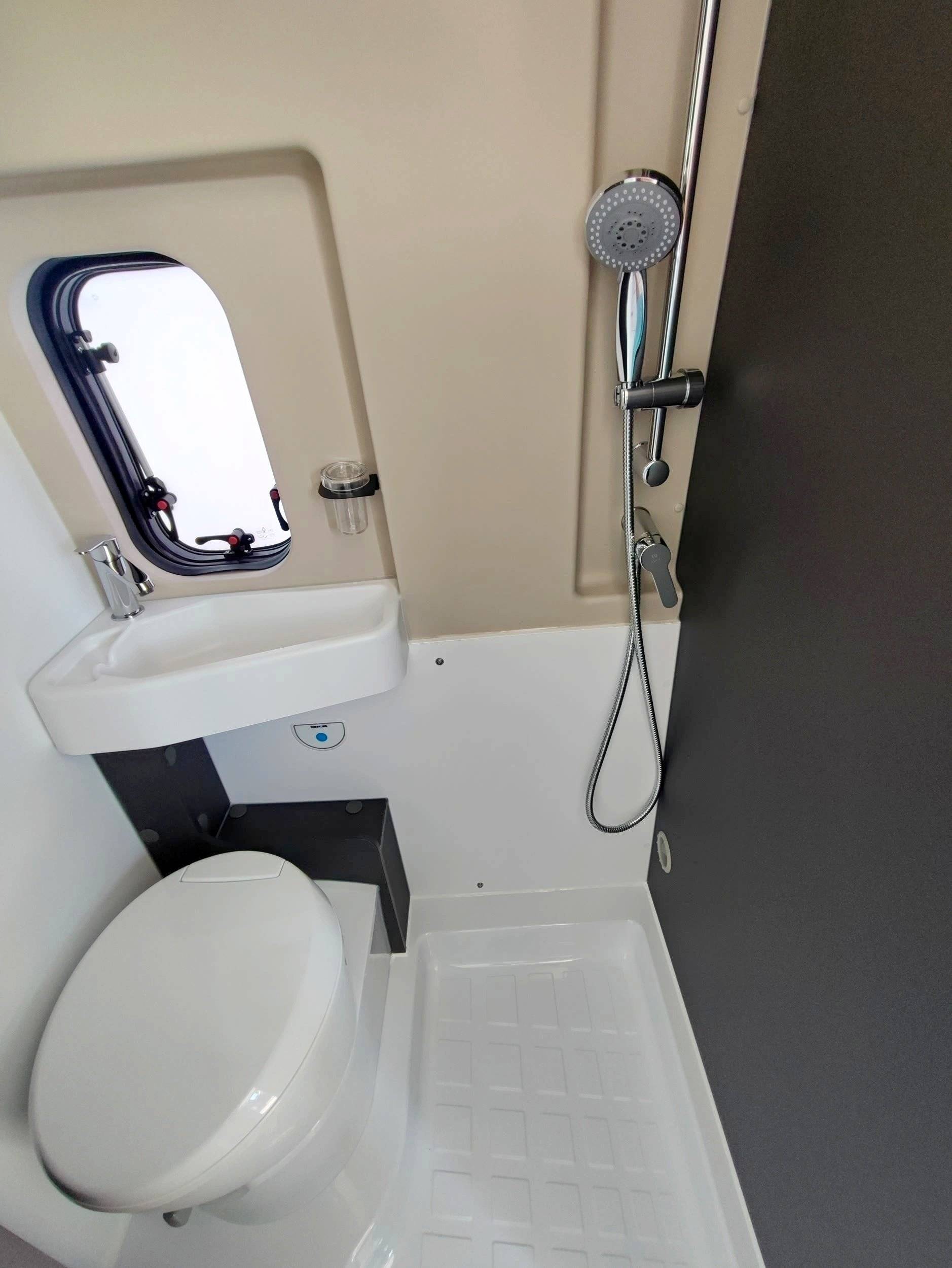 Mclouis Van 3 Luxe Edtion