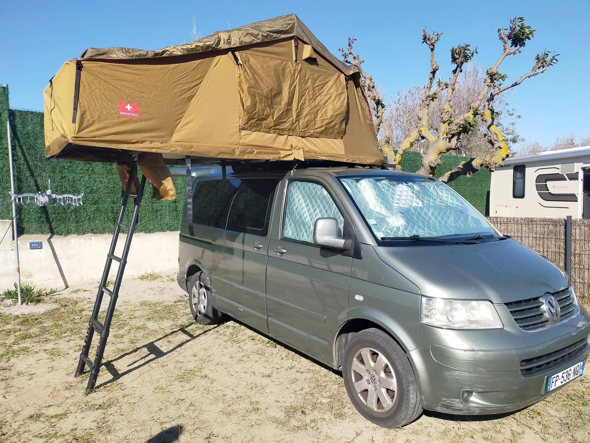 Location de Camping Cars et Vans Auvergne Rhone Alpes Yescapa