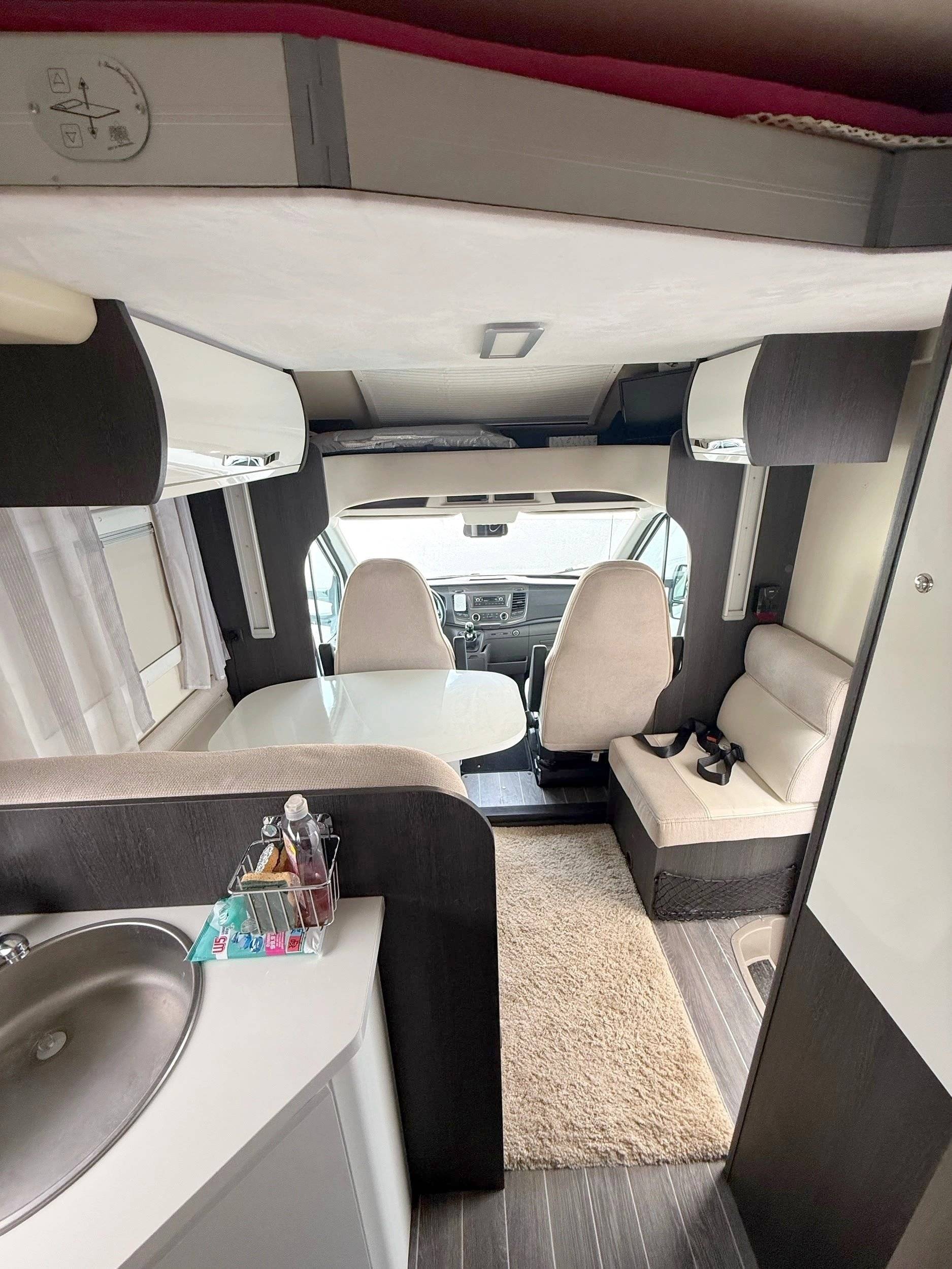 Comedor Ford Transit 2,0 l 130 ch - Yescapa