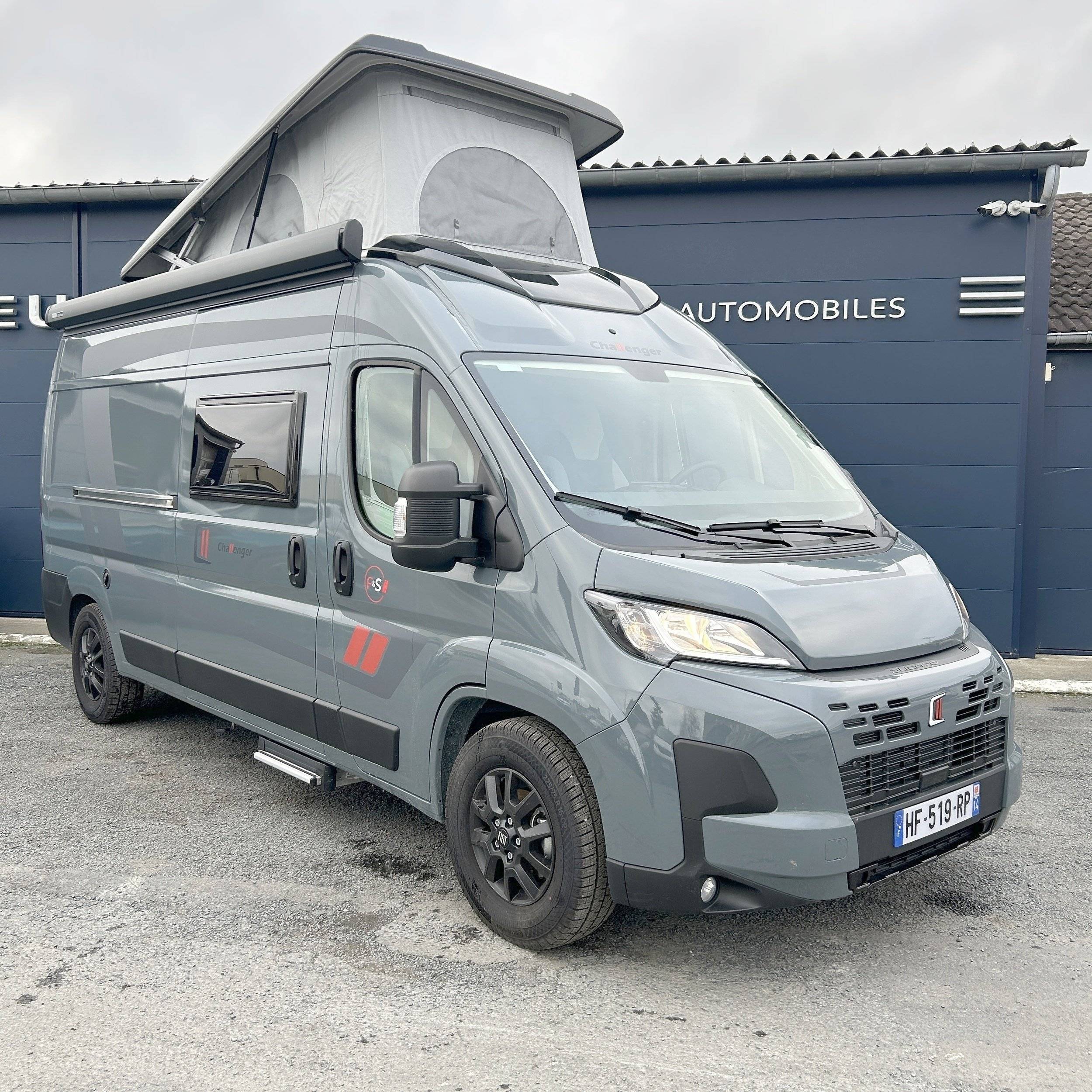 Vue avant de 3/4 Fiat Fiat Ducato 2.2l 140 CV - Yescapa
