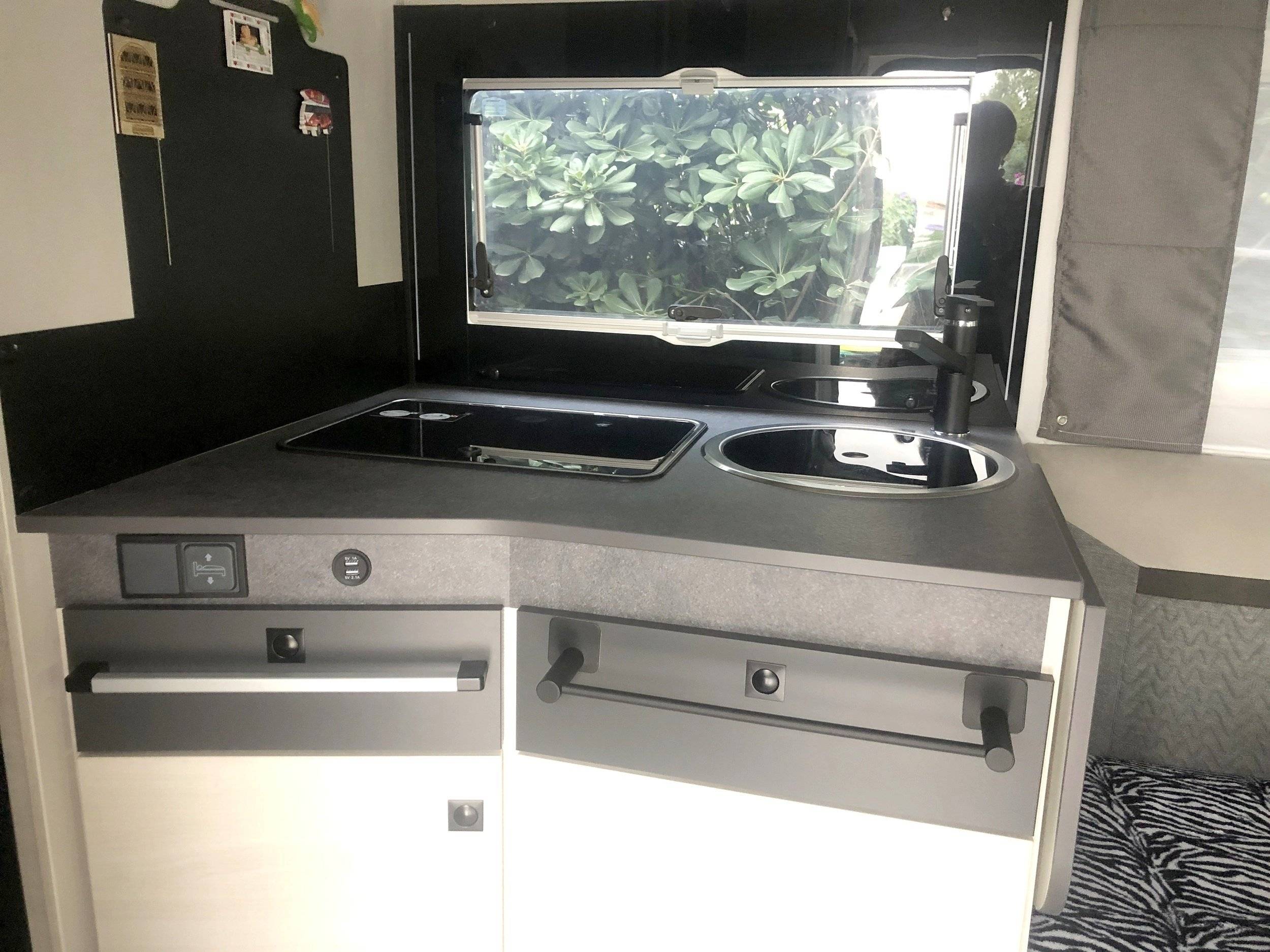 Challenger 328 Graphite Premium