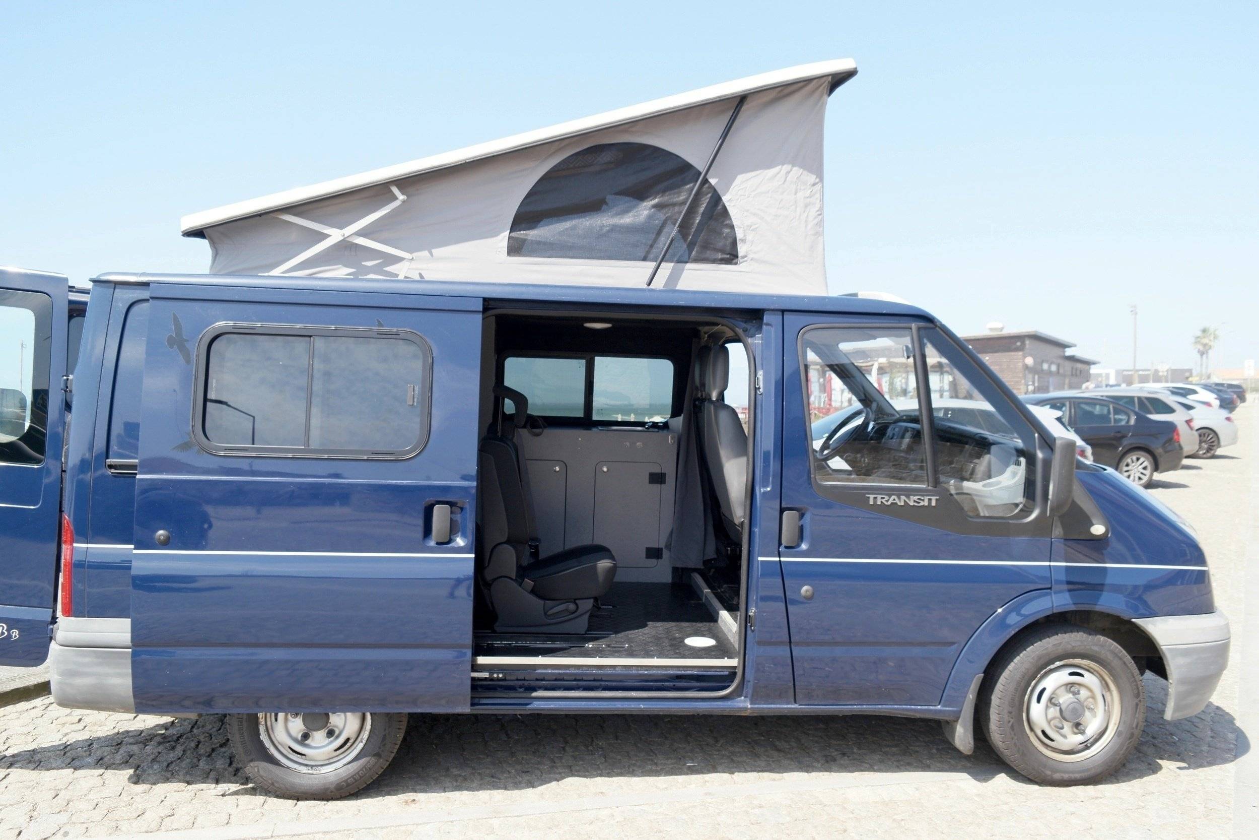 Vista del vehículo ángulo delantero Ford Transit - Yescapa
