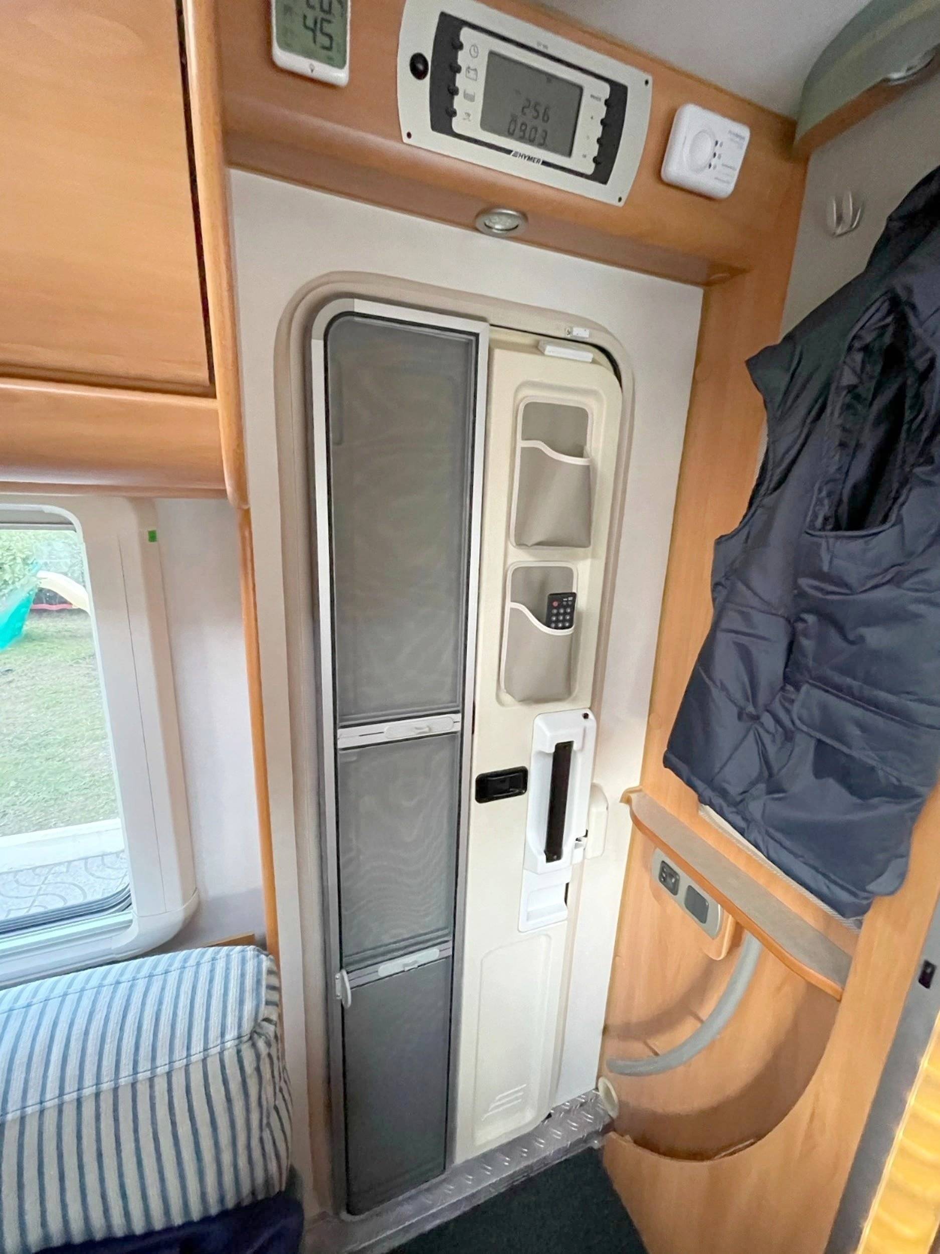 Hymer B654