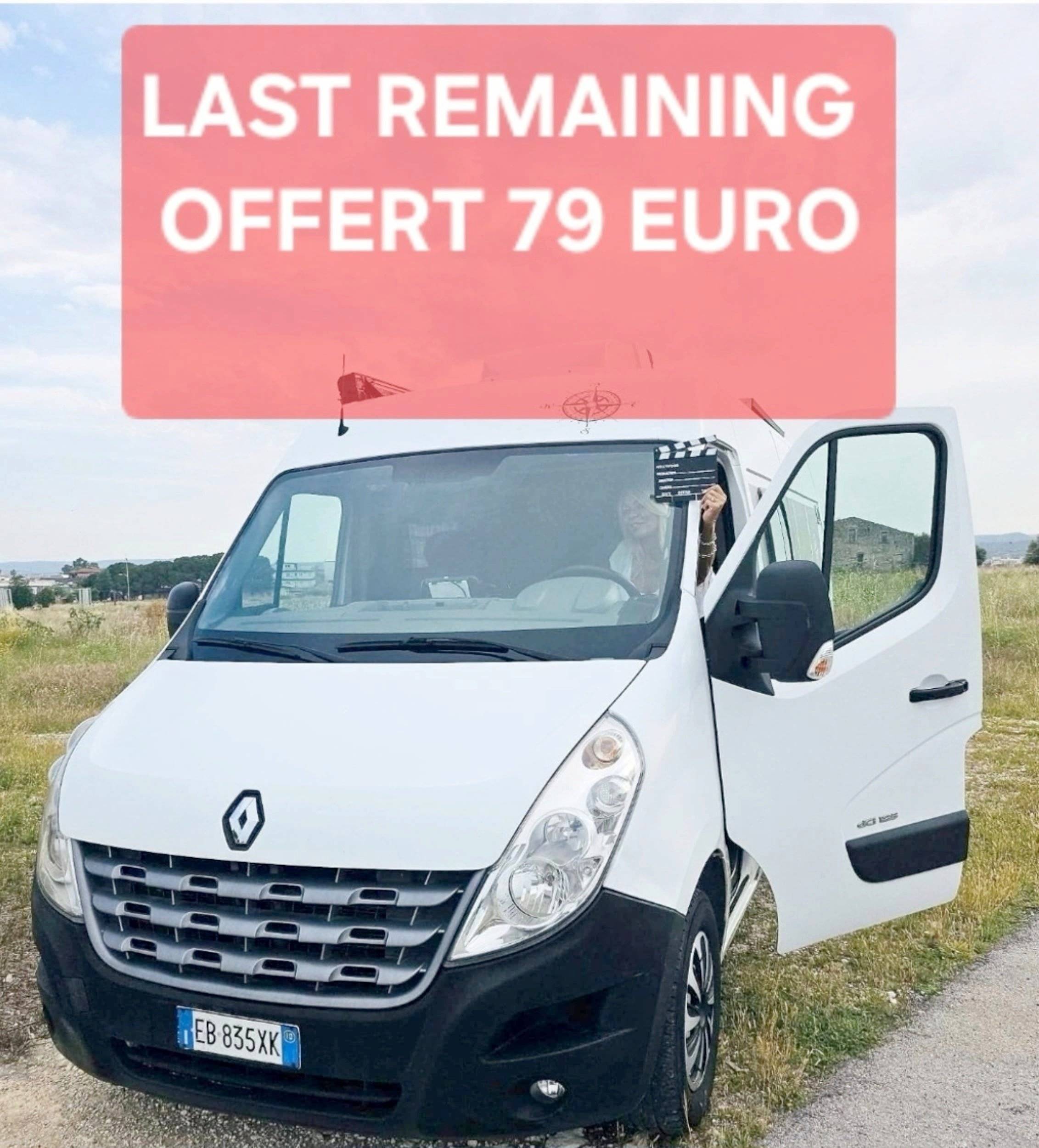 Vista frontale a ¾ Renault Master 2,3 l 125 ch - Yescapa