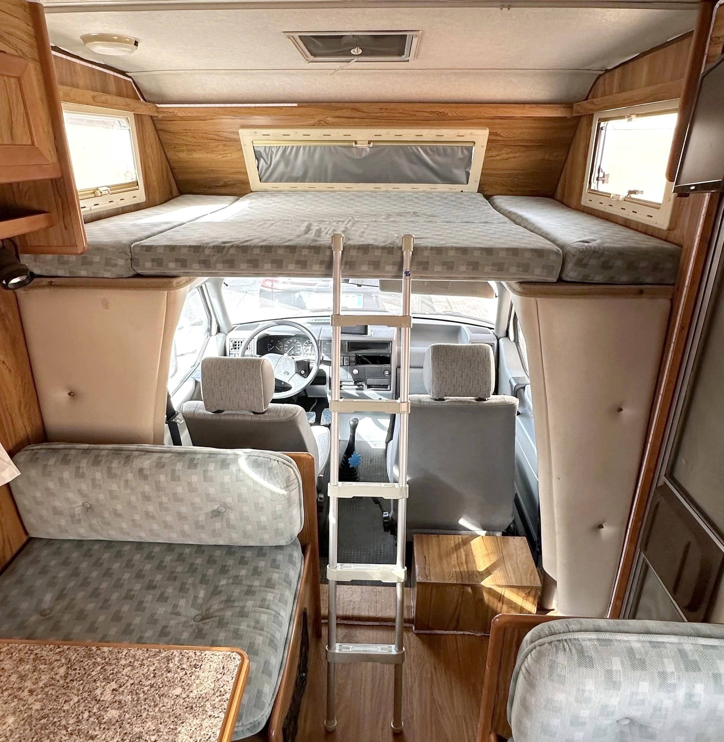Plazas en cama Volkswagen T4 - Yescapa
