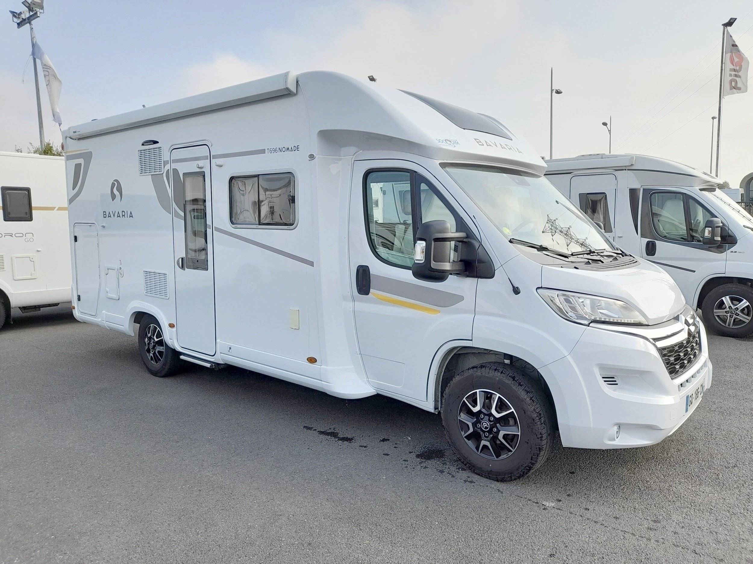 Voorkant 3/4 Citroën - Yescapa