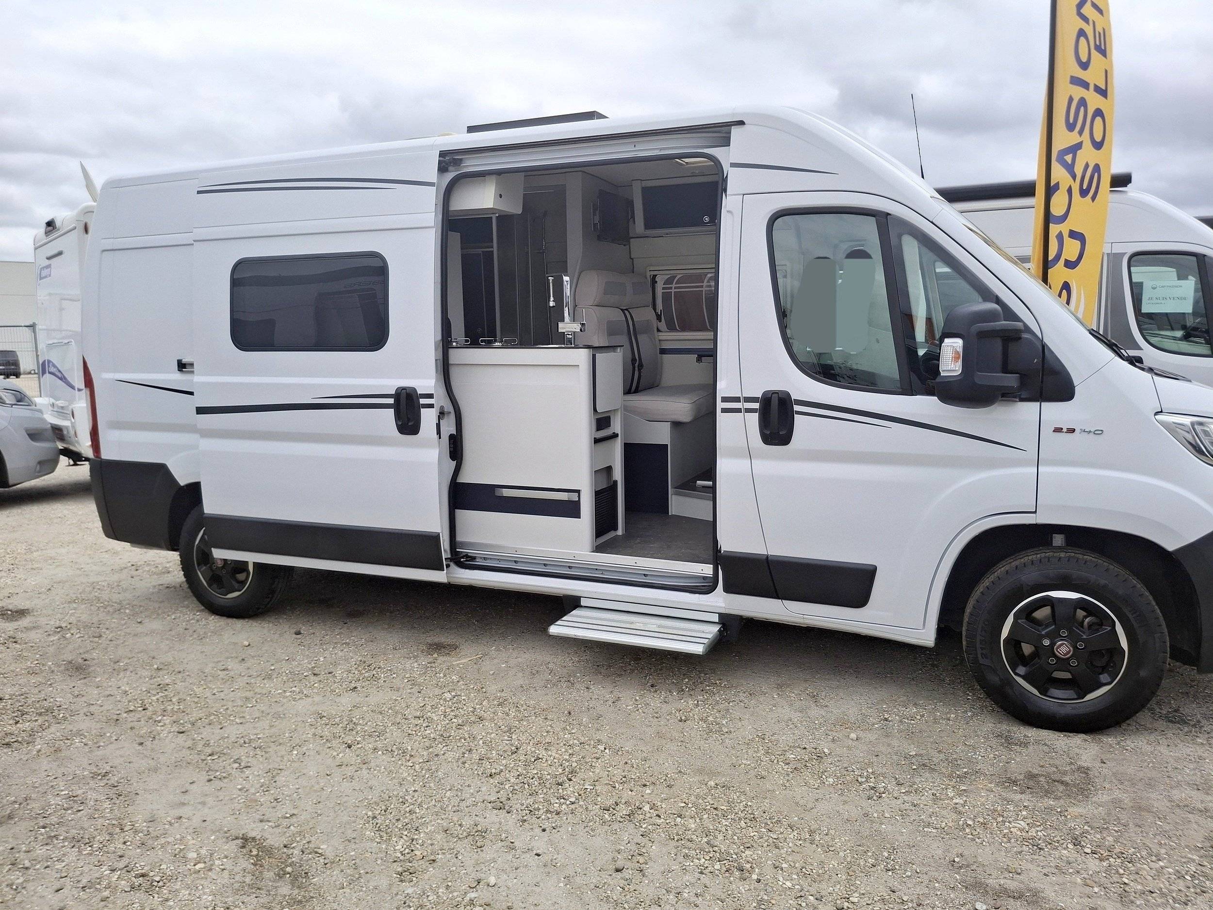schräge Vorderansicht Fiat Fiat ducato - Yescapa