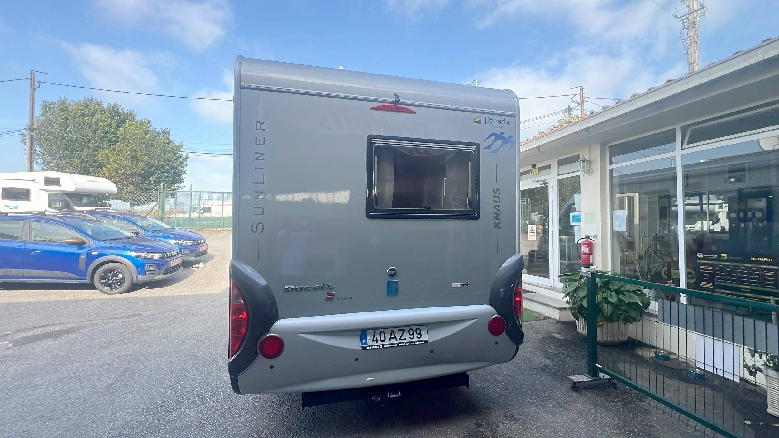 Ansicht von hinten Fiat Ducato 244 2,8L JTD - Yescapa