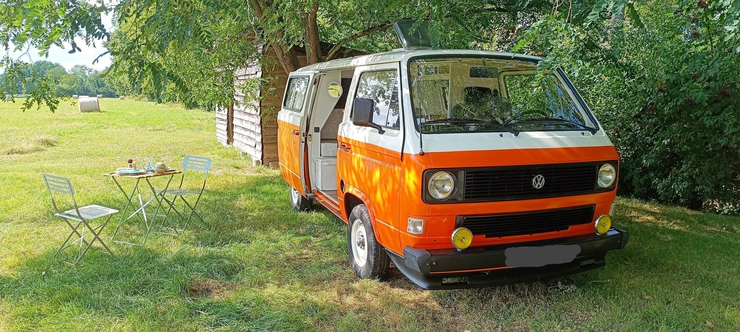 Vue avant de 3/4 Volkswagen Volkswagen T3 - Yescapa