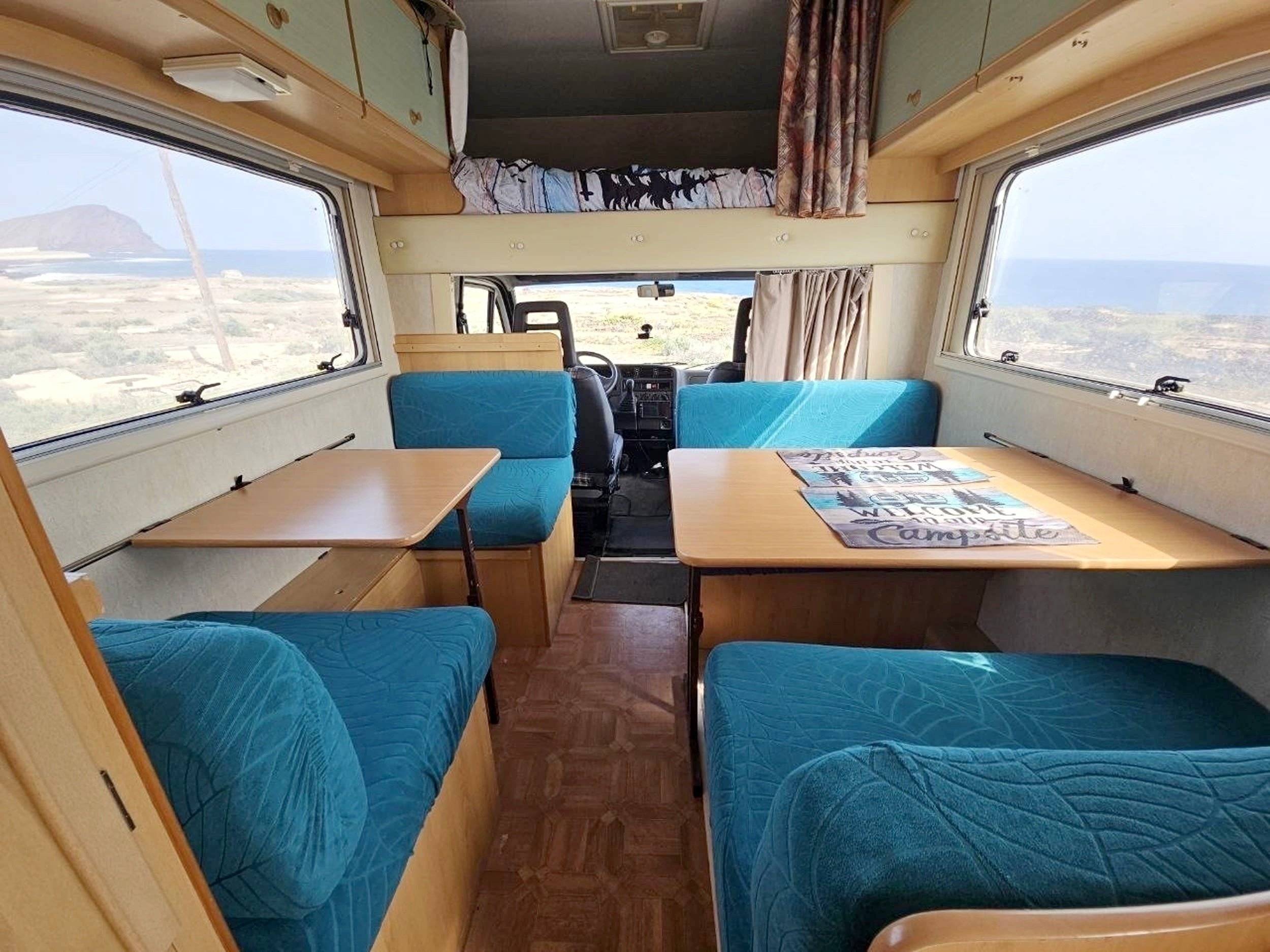 Dining Area Fiat Ducato - Yescapa