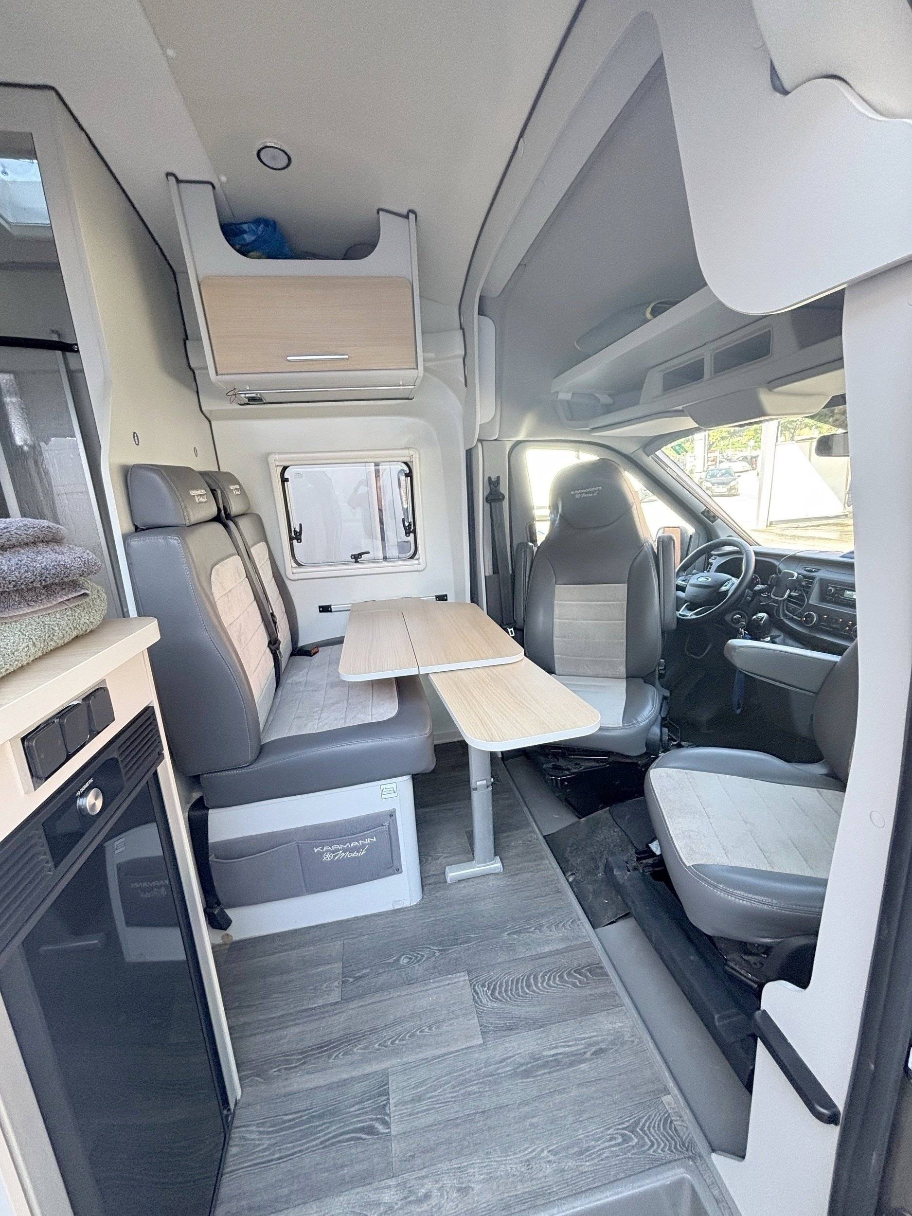Dinette Ford Transit 4x4 125c - Yescapa