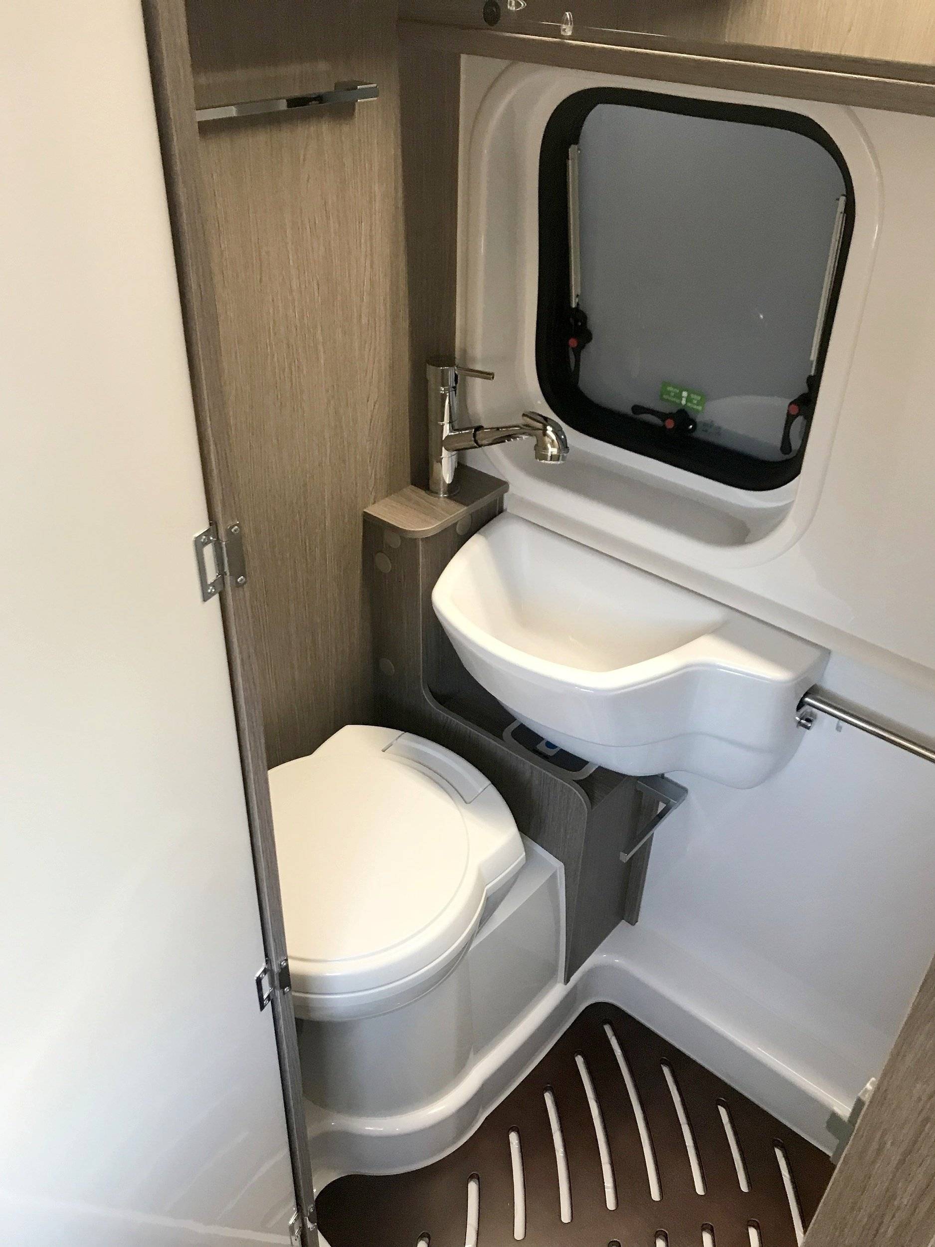 Chausson V594 Max Exclusive