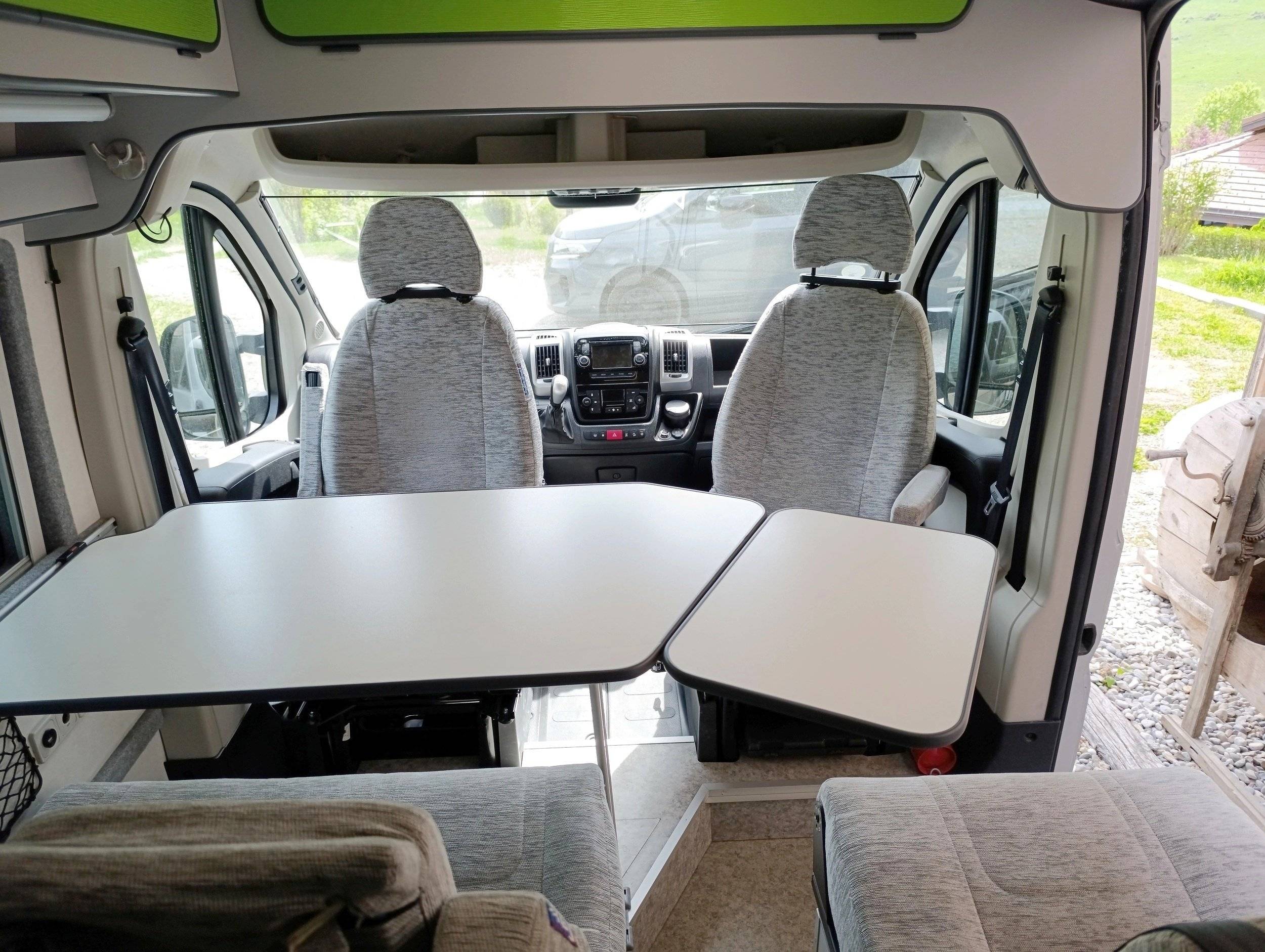 Eethoek Fiat Ducato 3,0 l 180 ch - Yescapa
