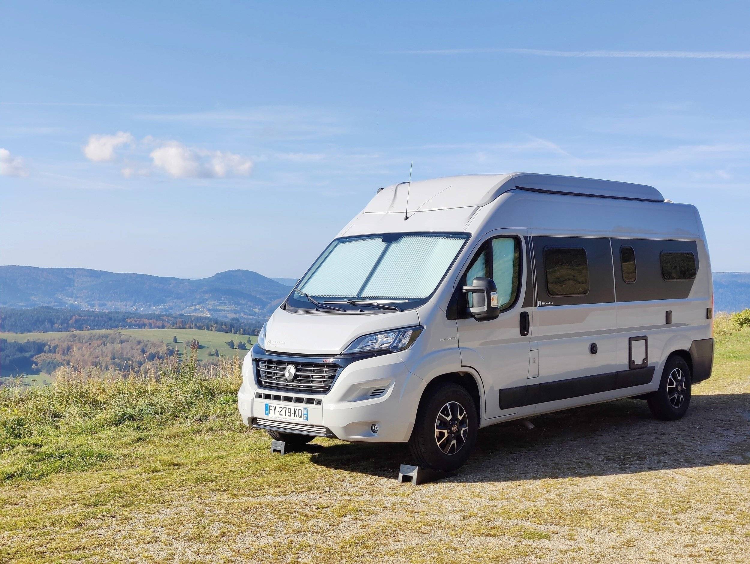 Vista del vehicle angle davanter Fiat Ducati 2.3 160 AUTOMÁTICO 9 SPEED. - Yescapa