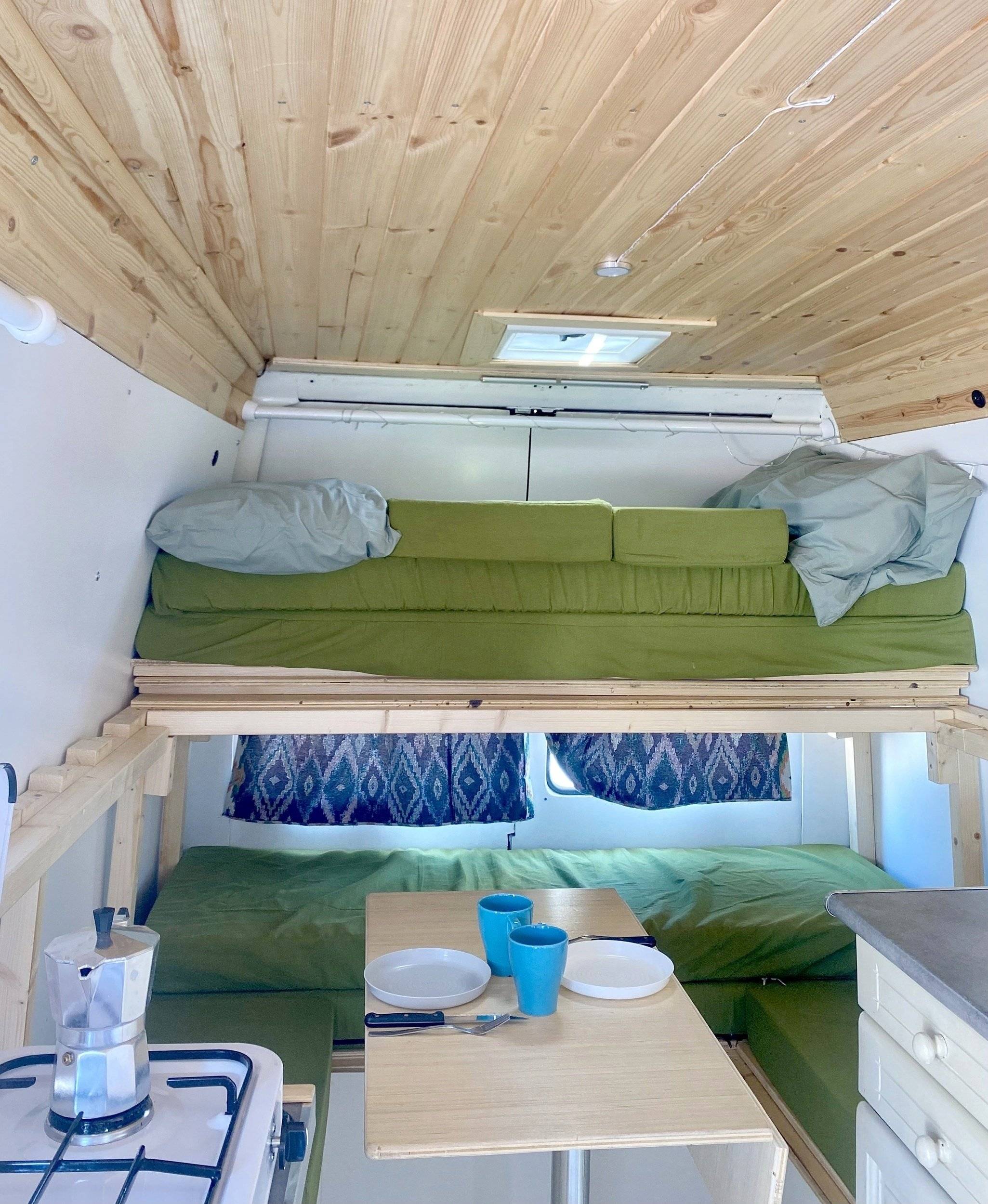 Dinette Volkswagen LT 2.4 L TD - Yescapa