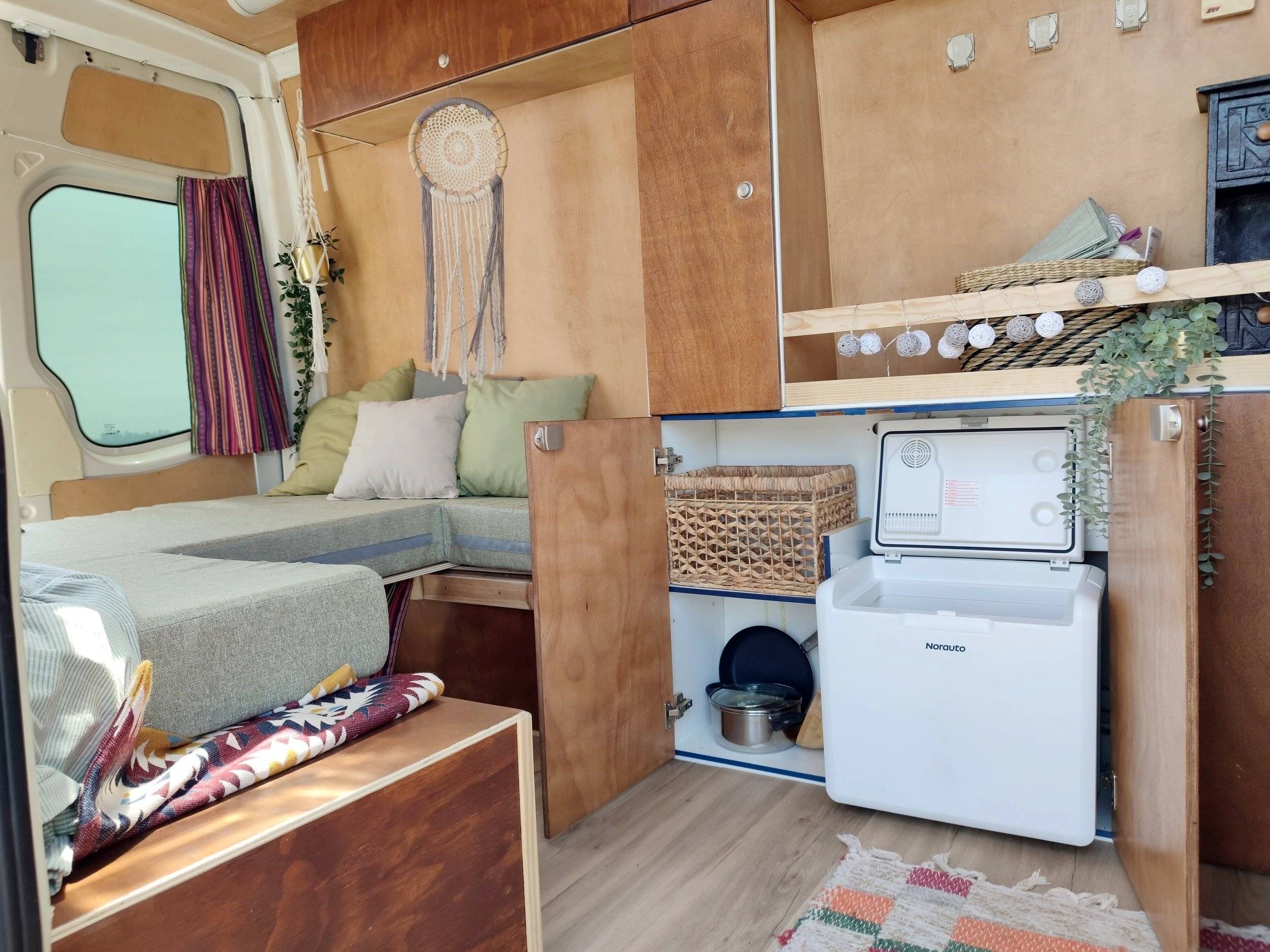 Coin repas Volkswagen Crafter 35 2,5 TDI - Yescapa