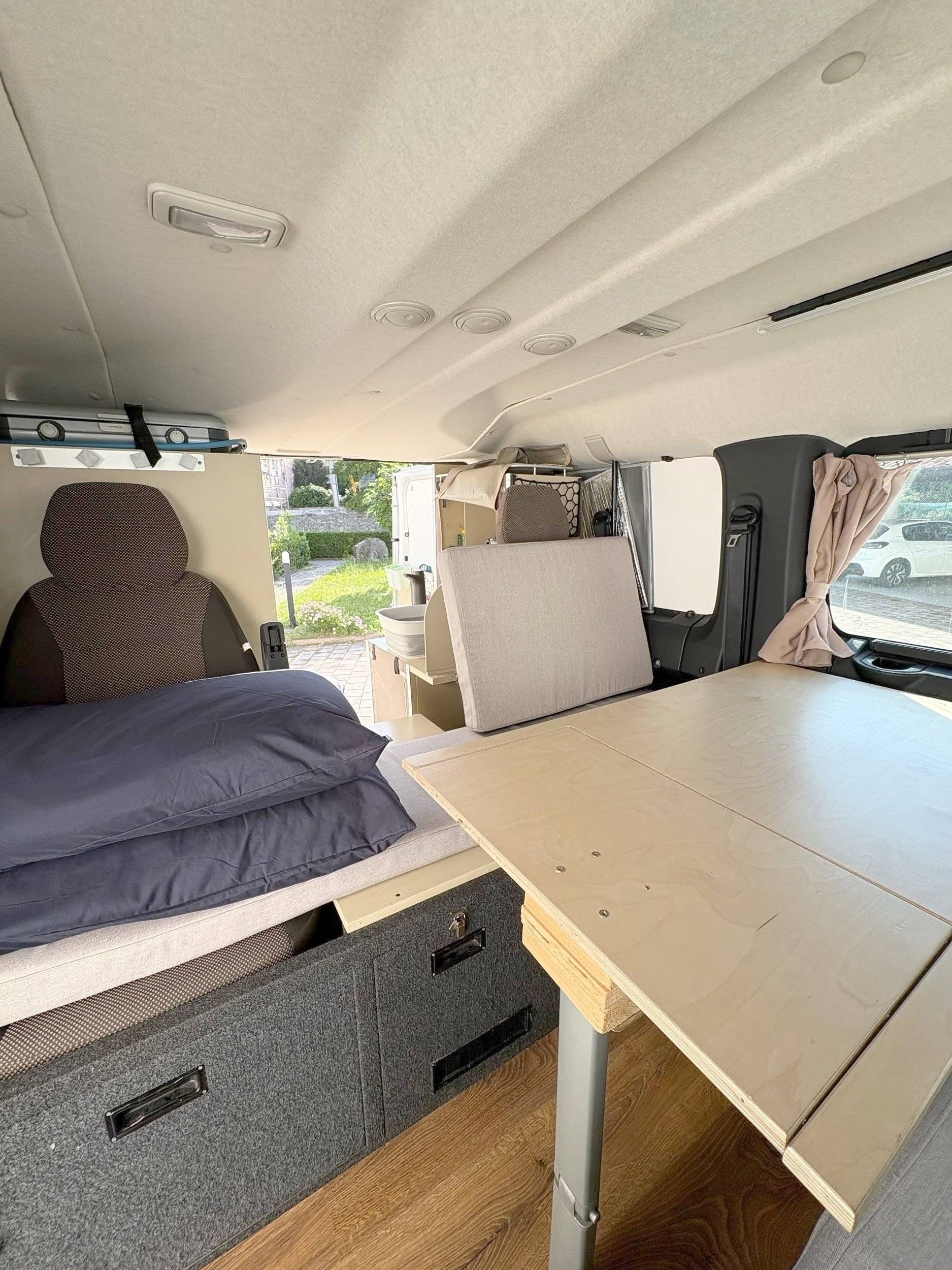 Dining Area Fiat Ducato 2,3 130 ch - Yescapa