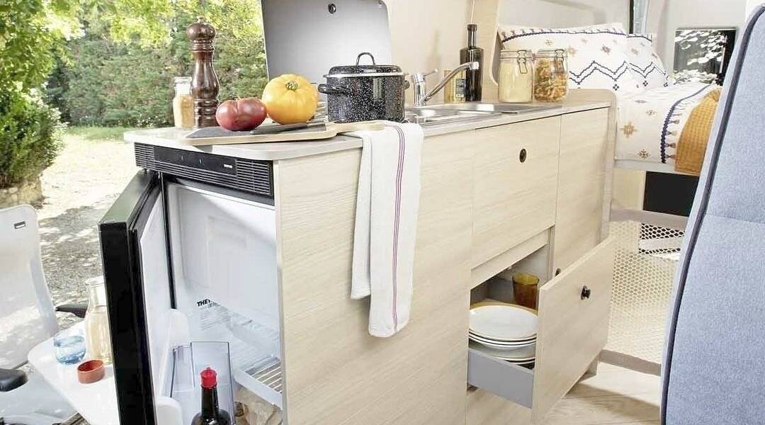 Chausson 594 first line