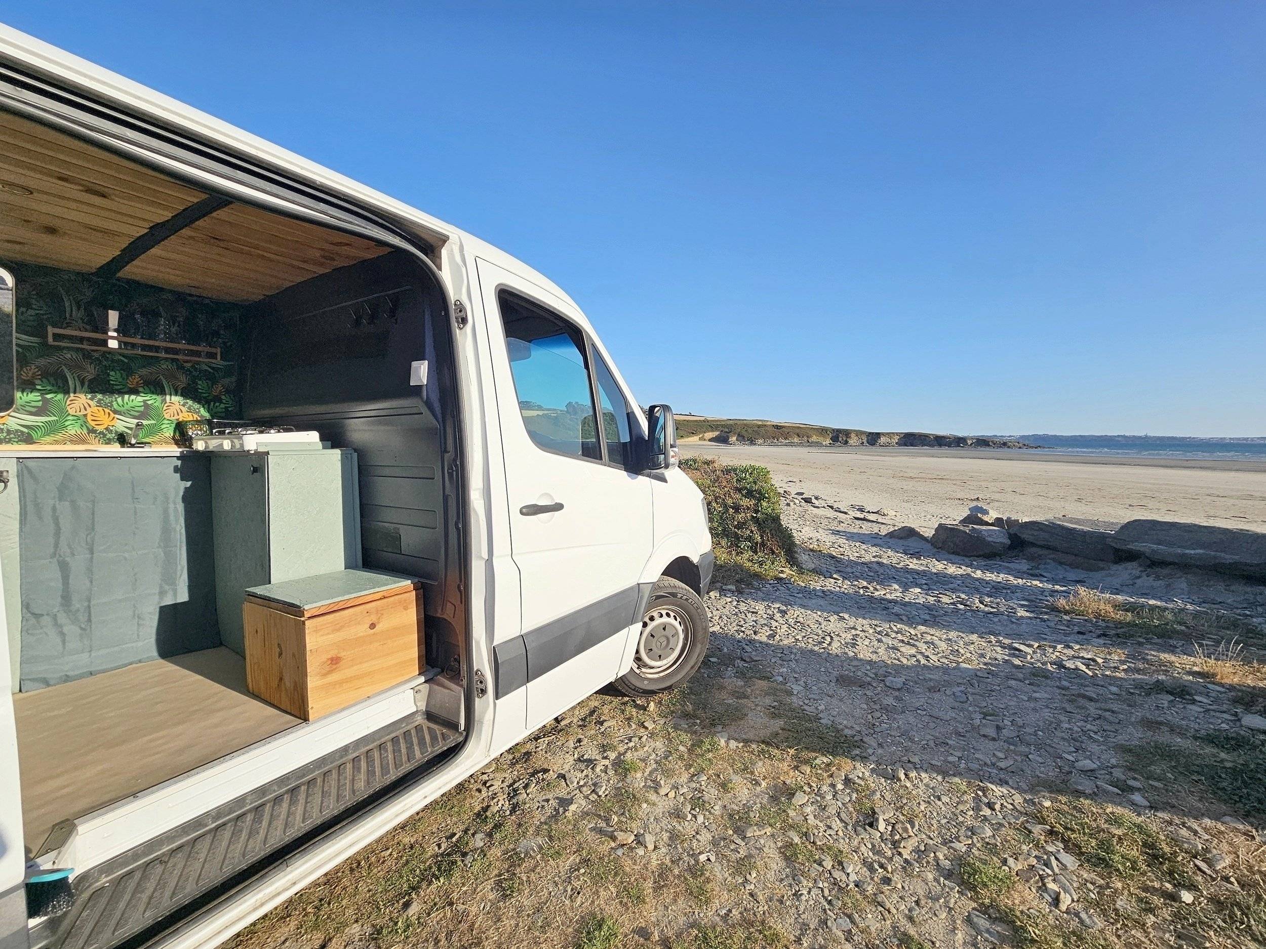 Vista de 3/4 Mercedes Sprinter - Yescapa